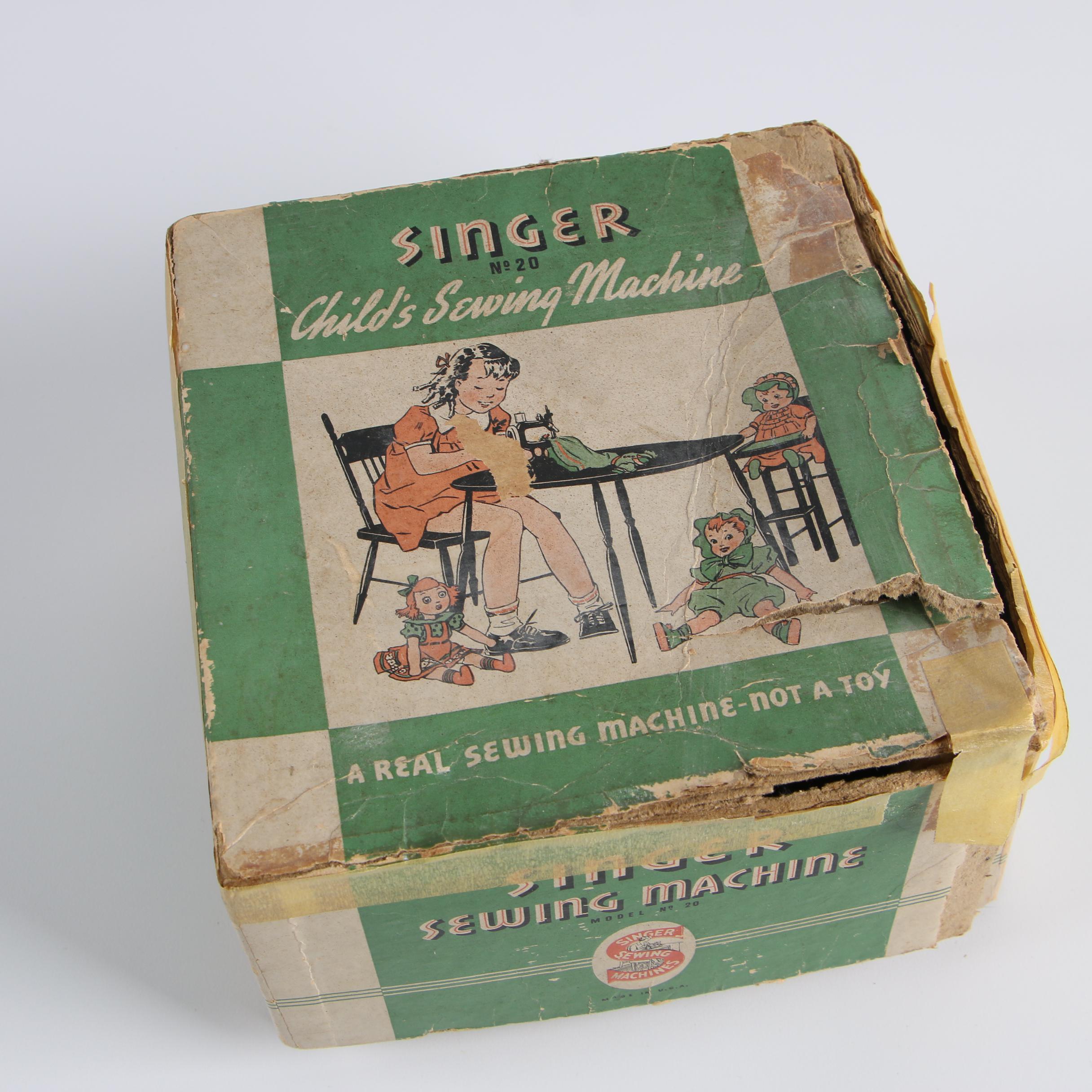 Singer Sewhandy Child's Sewing Machine, Mid 20th Century