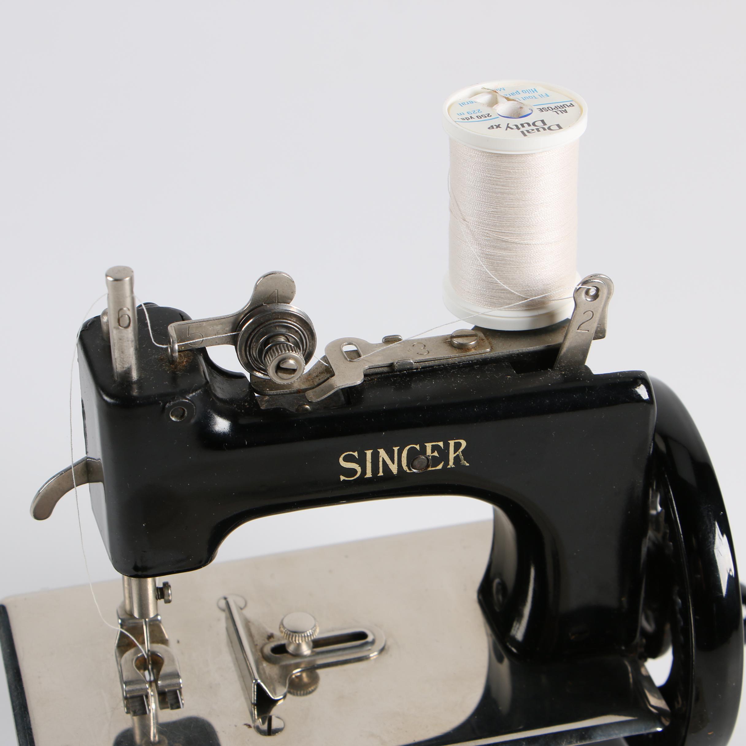 Singer Sewhandy Child's Sewing Machine, Mid 20th Century