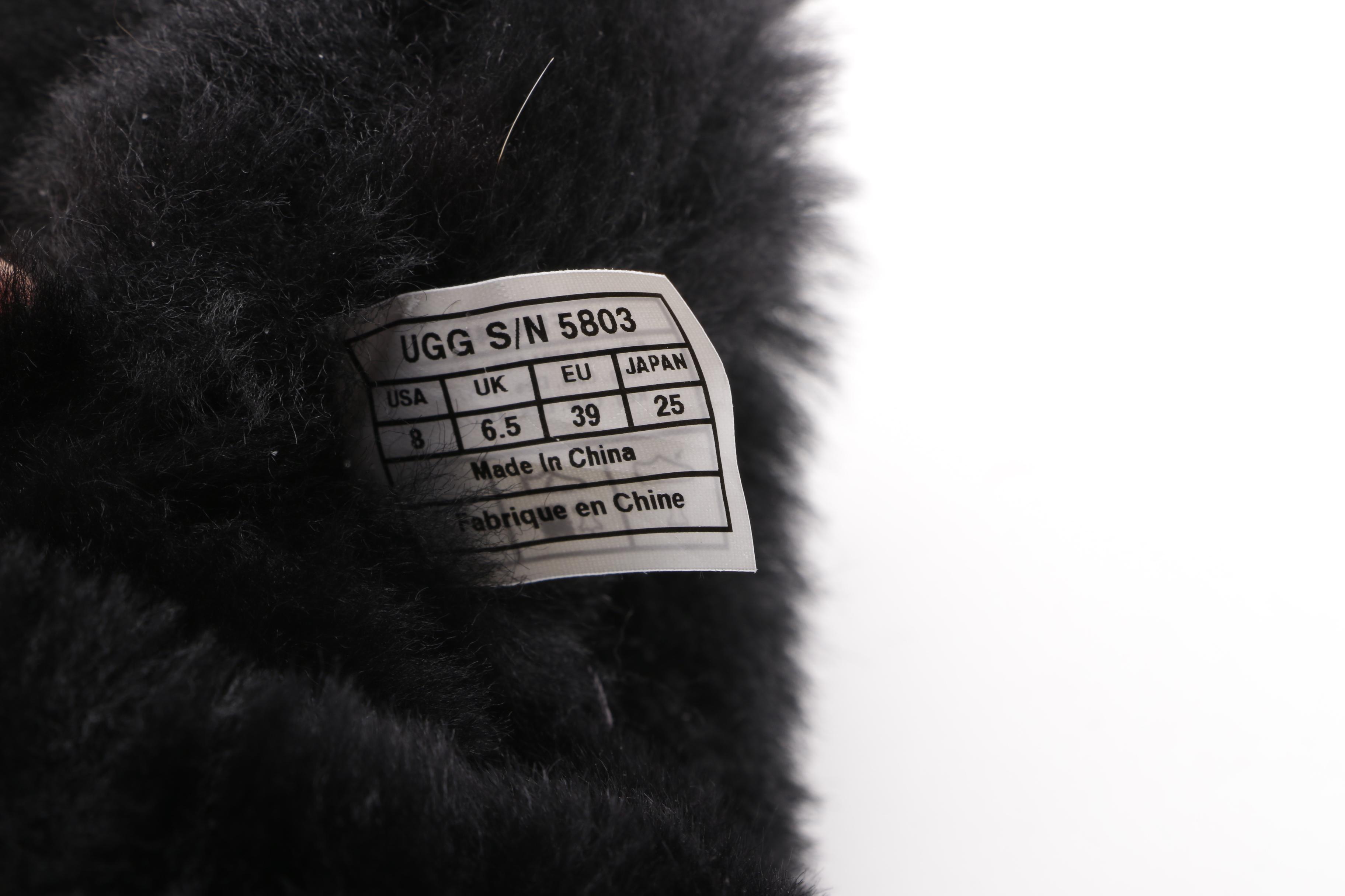 UGG Australia 5803 Bailey Button Black Boots