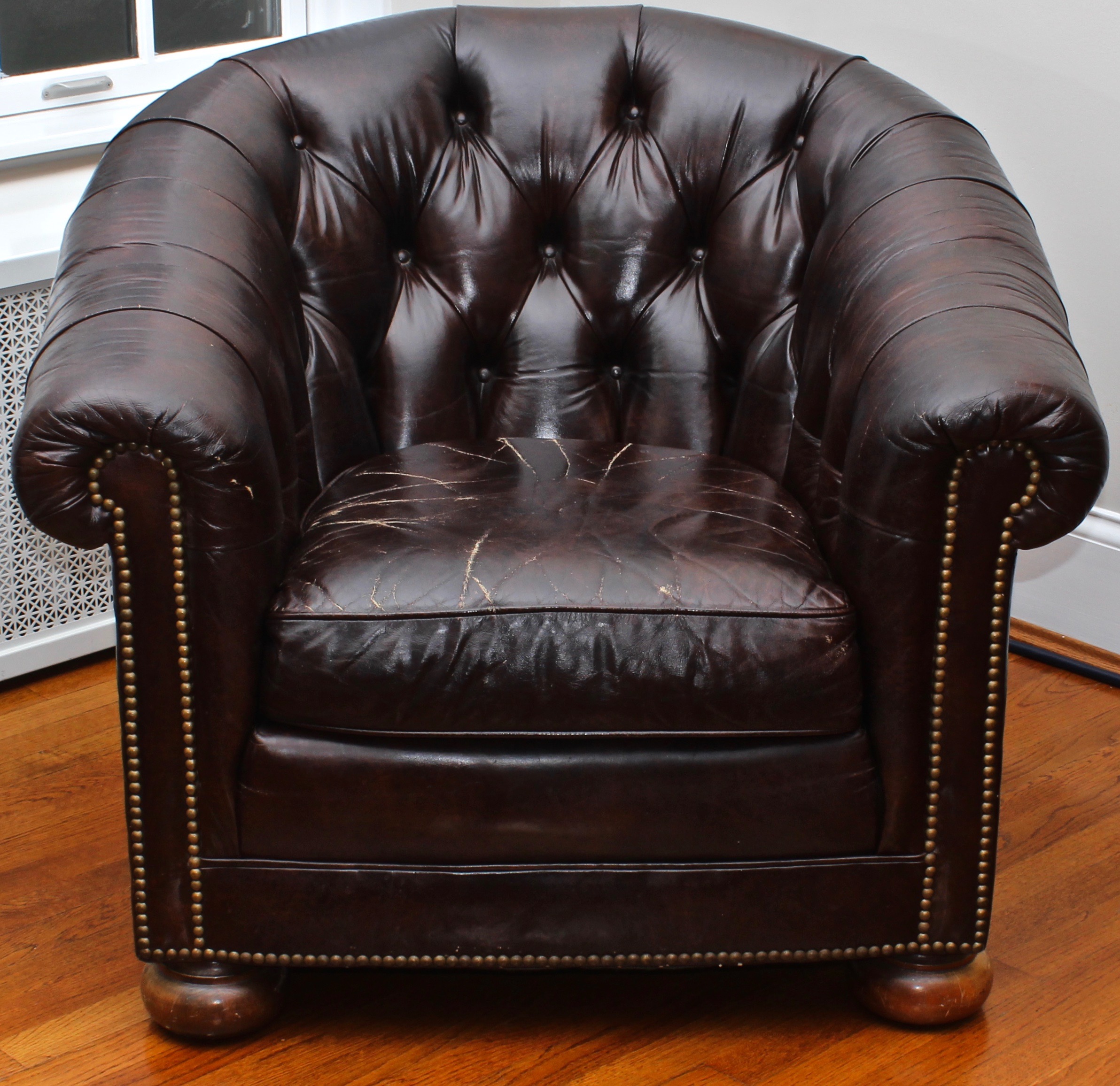 Pair of Chesterfield Brown Leather Armchairs, 20th Century