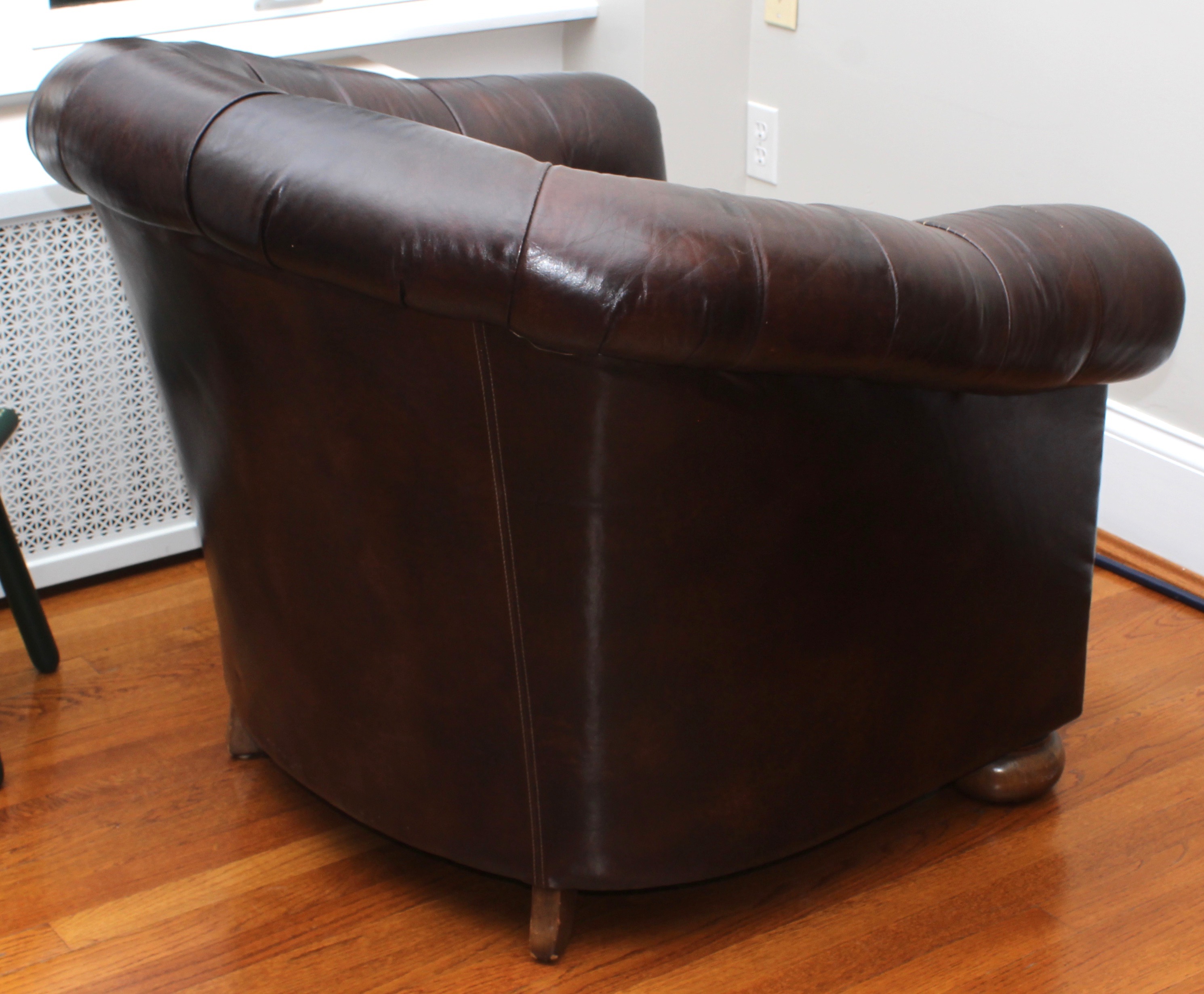 Pair of Chesterfield Brown Leather Armchairs, 20th Century