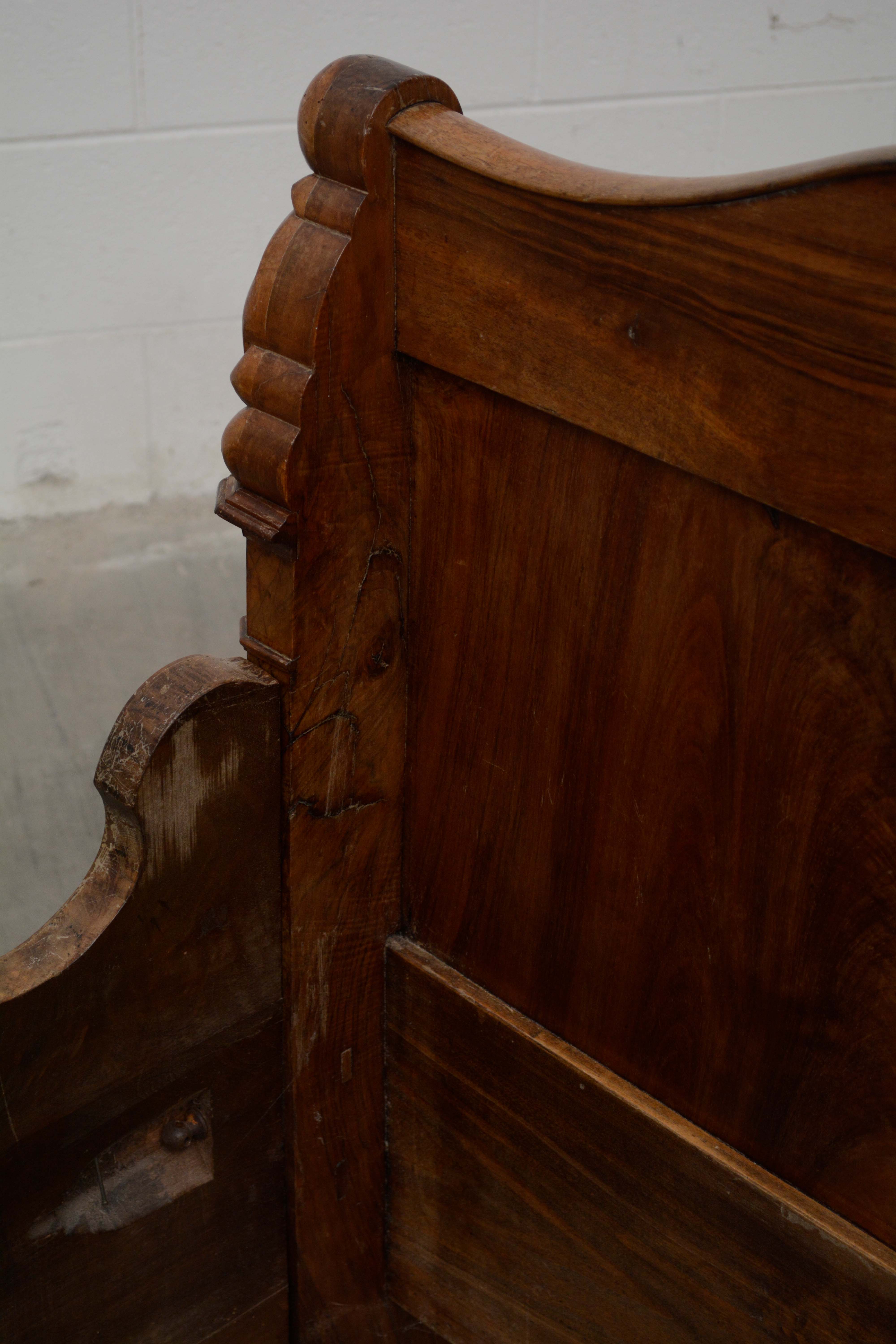 French Provincial Walnut Daybed Frame, Early/Mid 19th Century