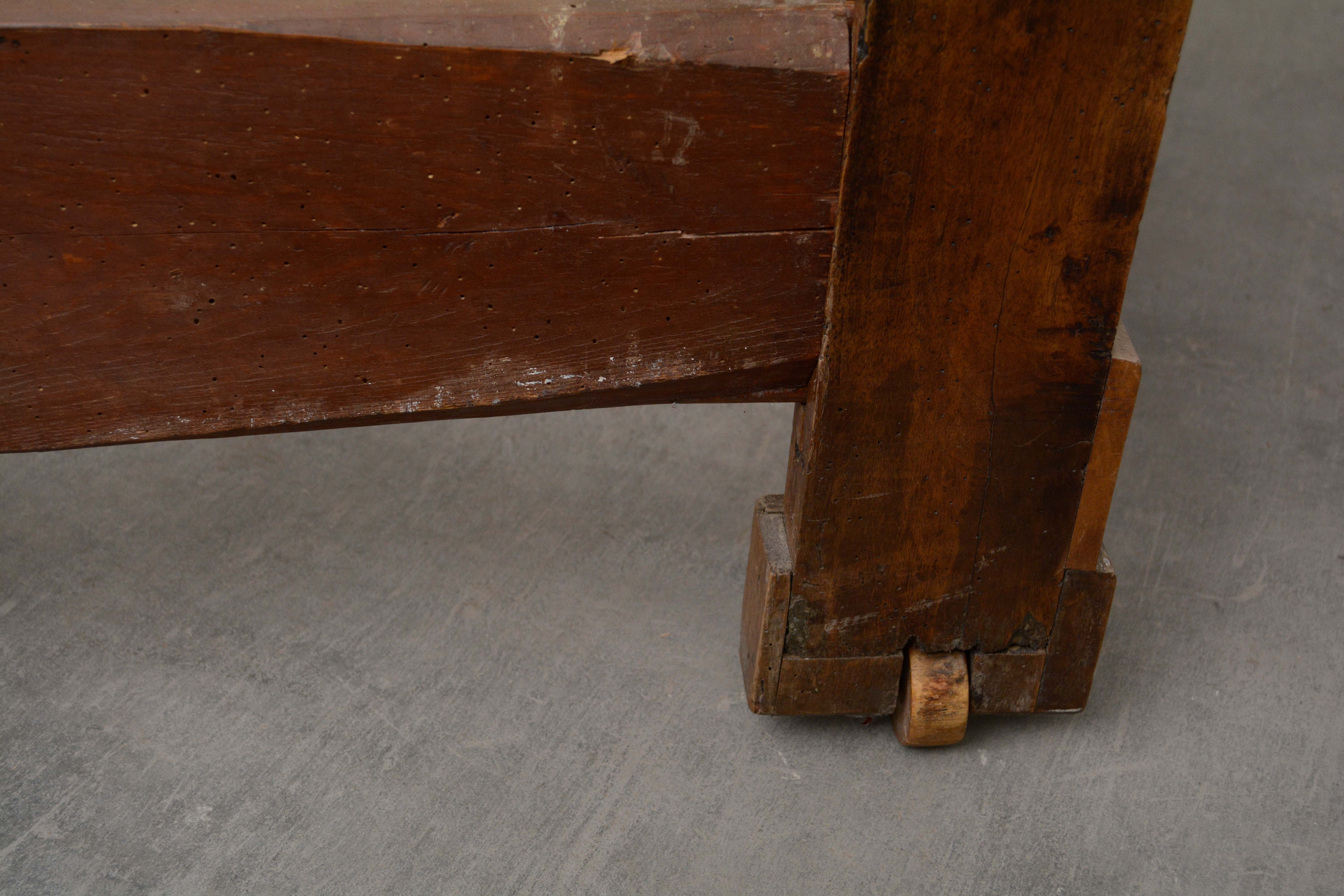 French Provincial Walnut Daybed Frame, Early/Mid 19th Century