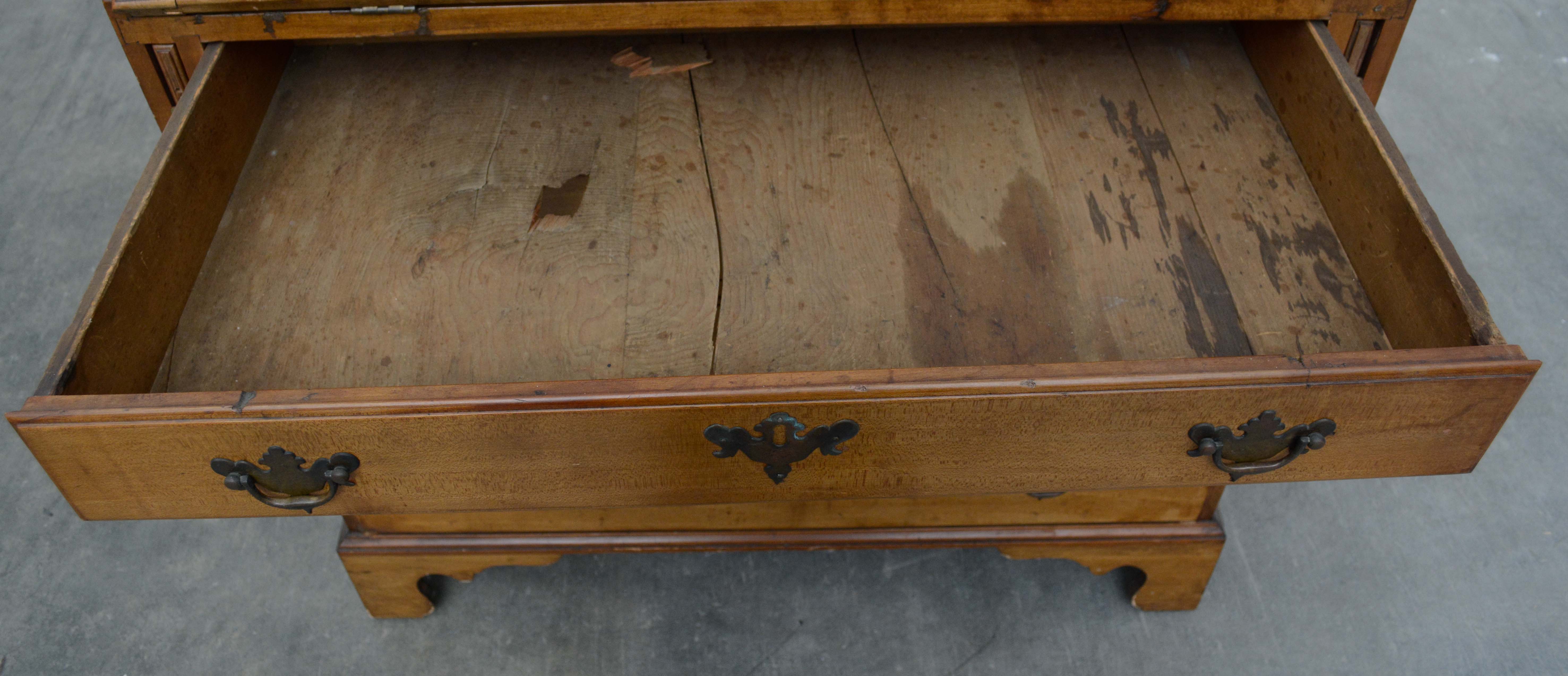 Federal Slant-Front Desk, Late 18th/Early 19th Century