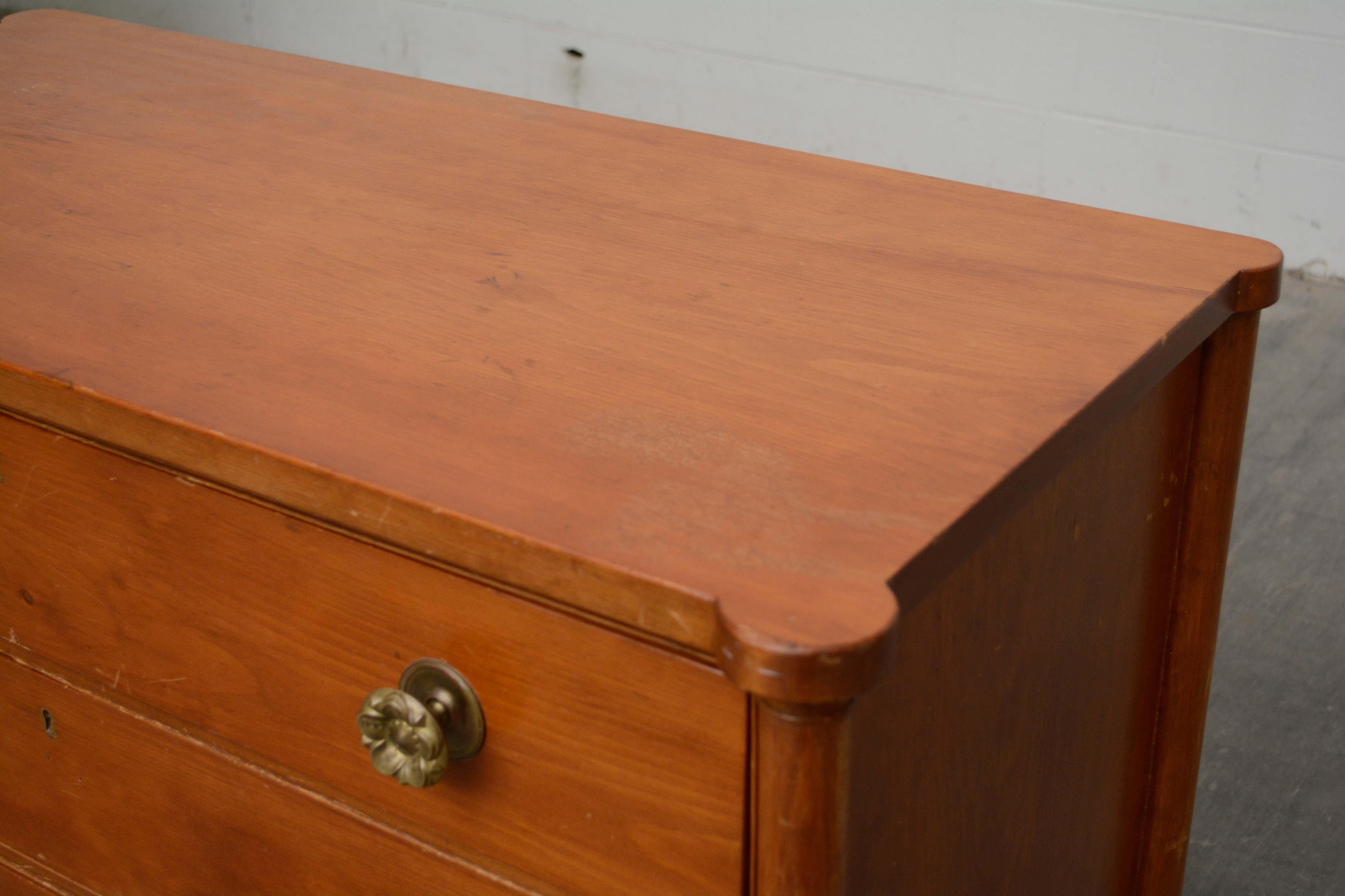 Federal Cherrywood Chest of Drawers, Early 19th Century