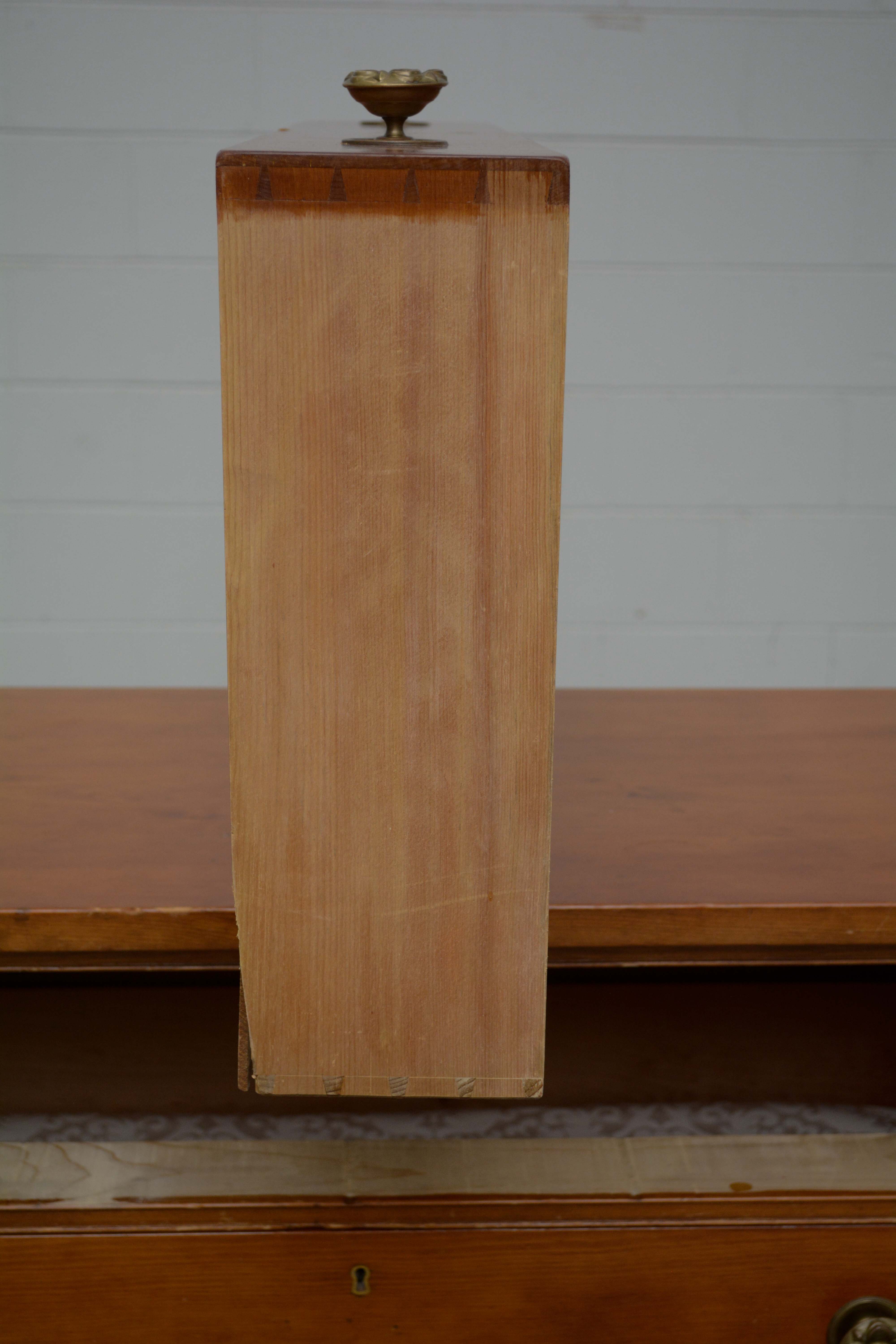 Federal Cherrywood Chest of Drawers, Early 19th Century