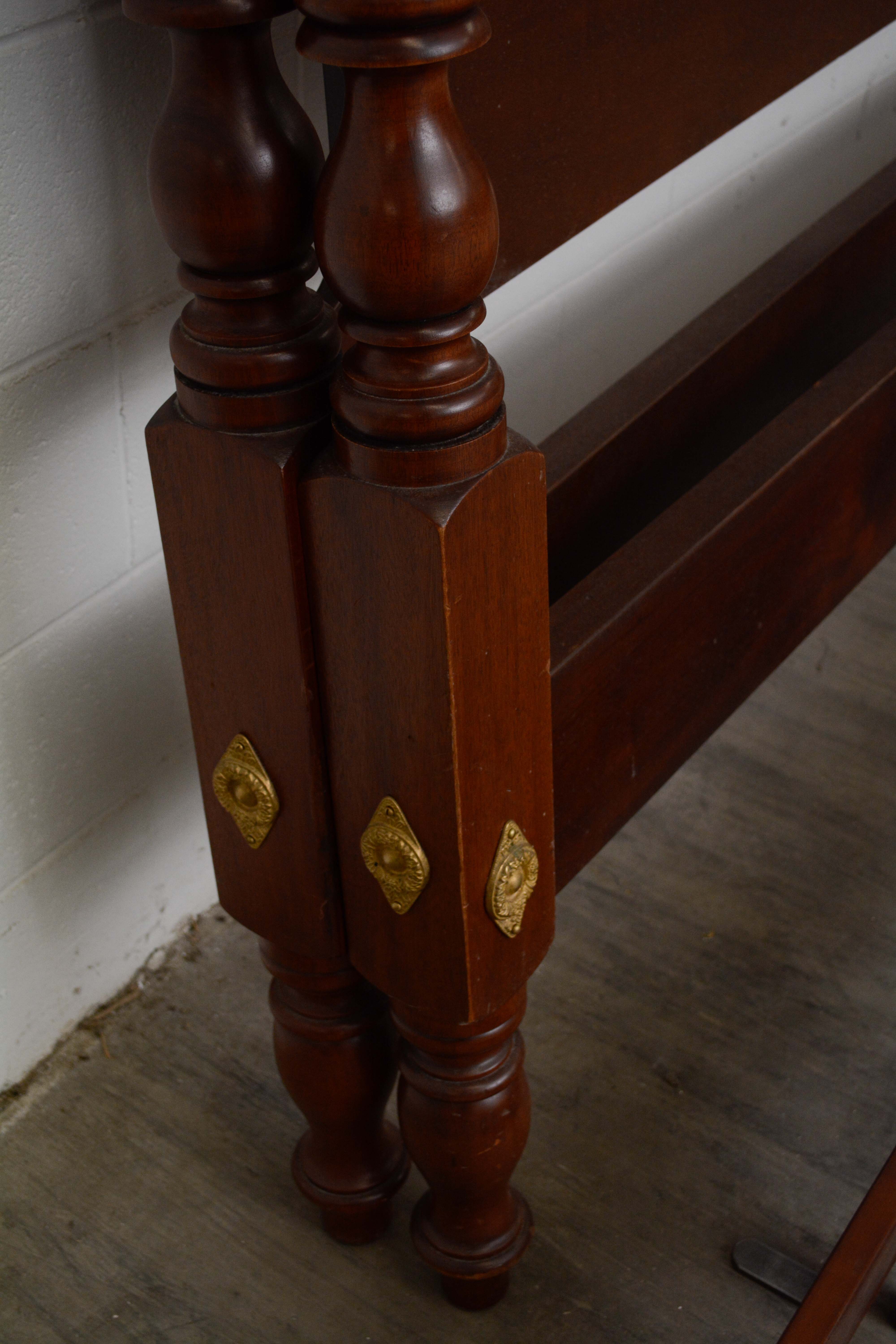 Federal Style Mahogany King Size Bed Frame, Mid-20th Century