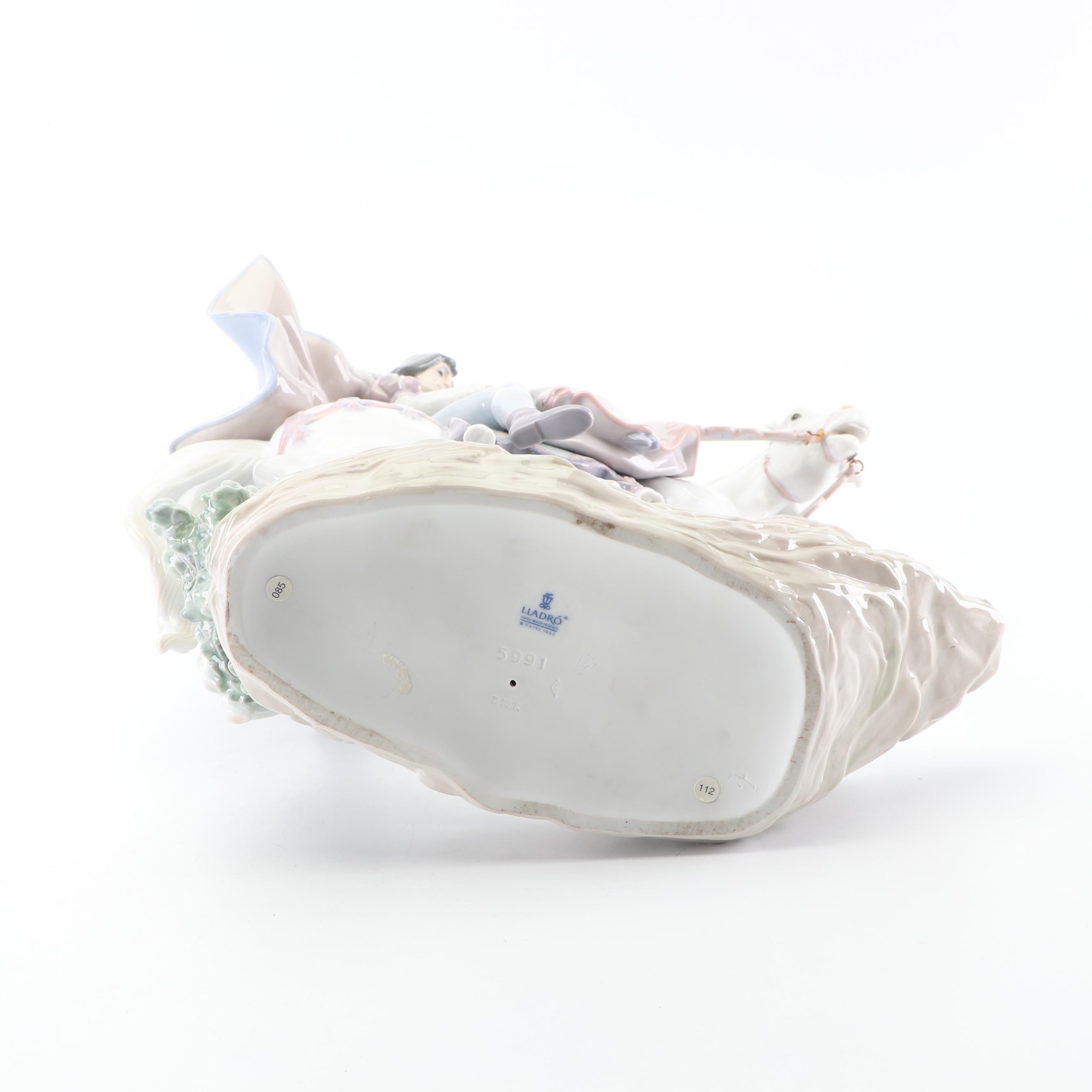 Lladro Porcelain Figurine "Love Story"