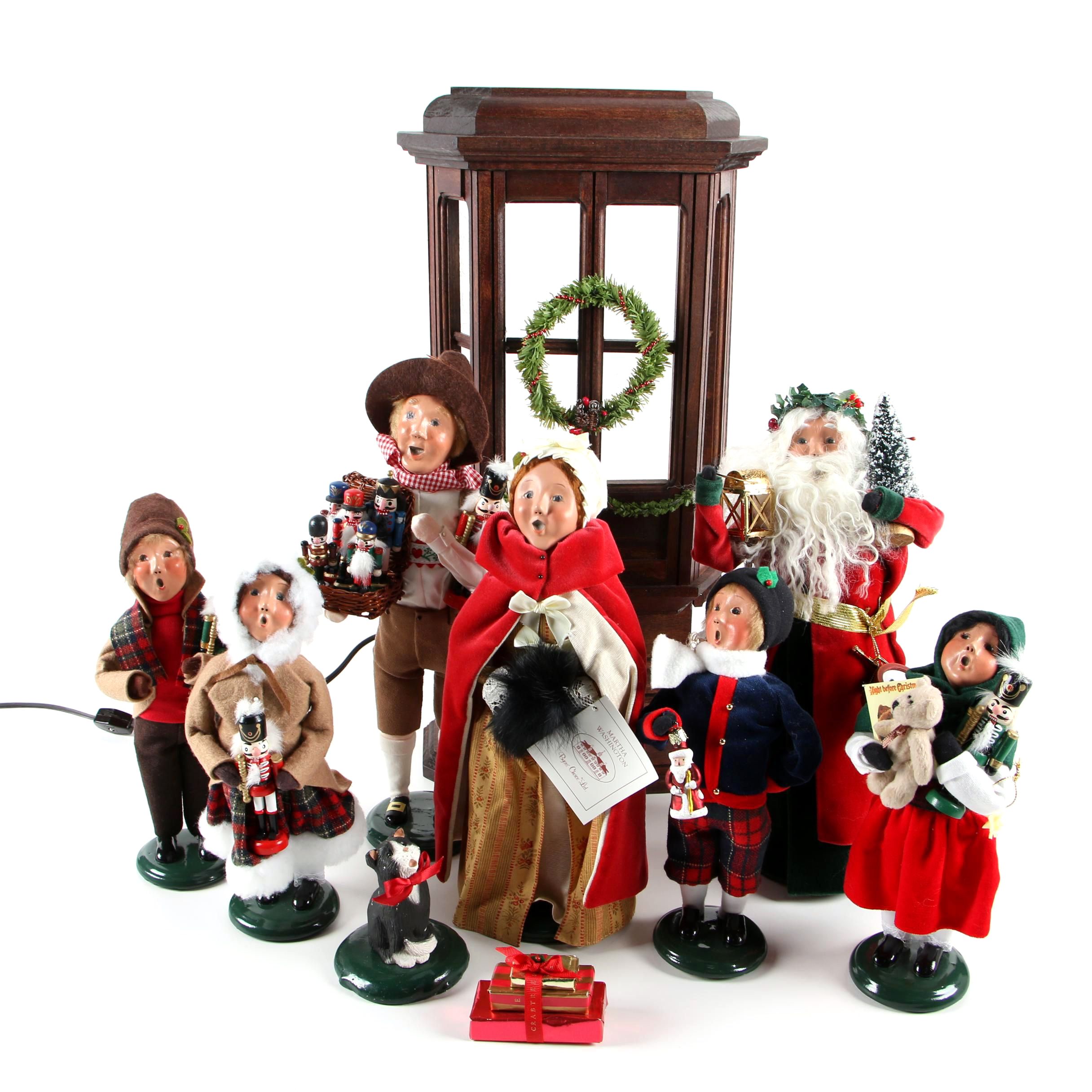 Contemporary Byers' Choice "The Carolers" Figurines and Illuminated Window