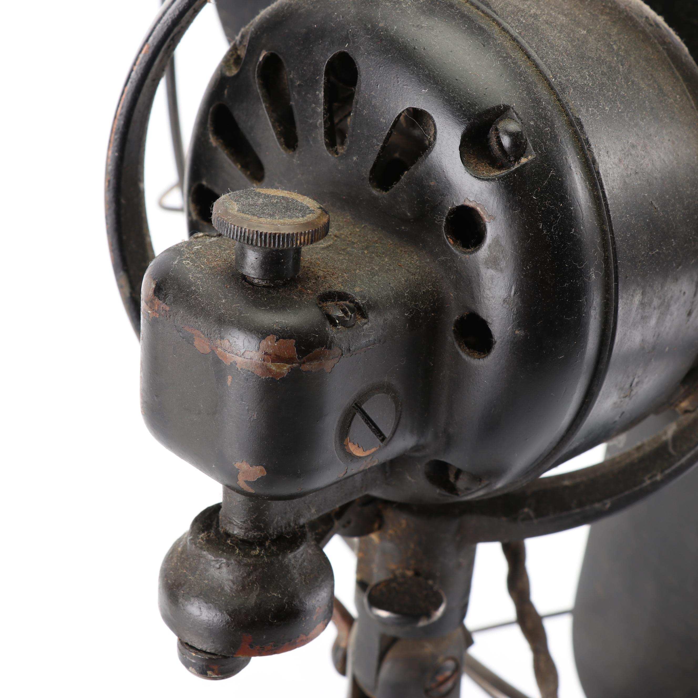 Vintage Hunter Cast Metal Desk Fan