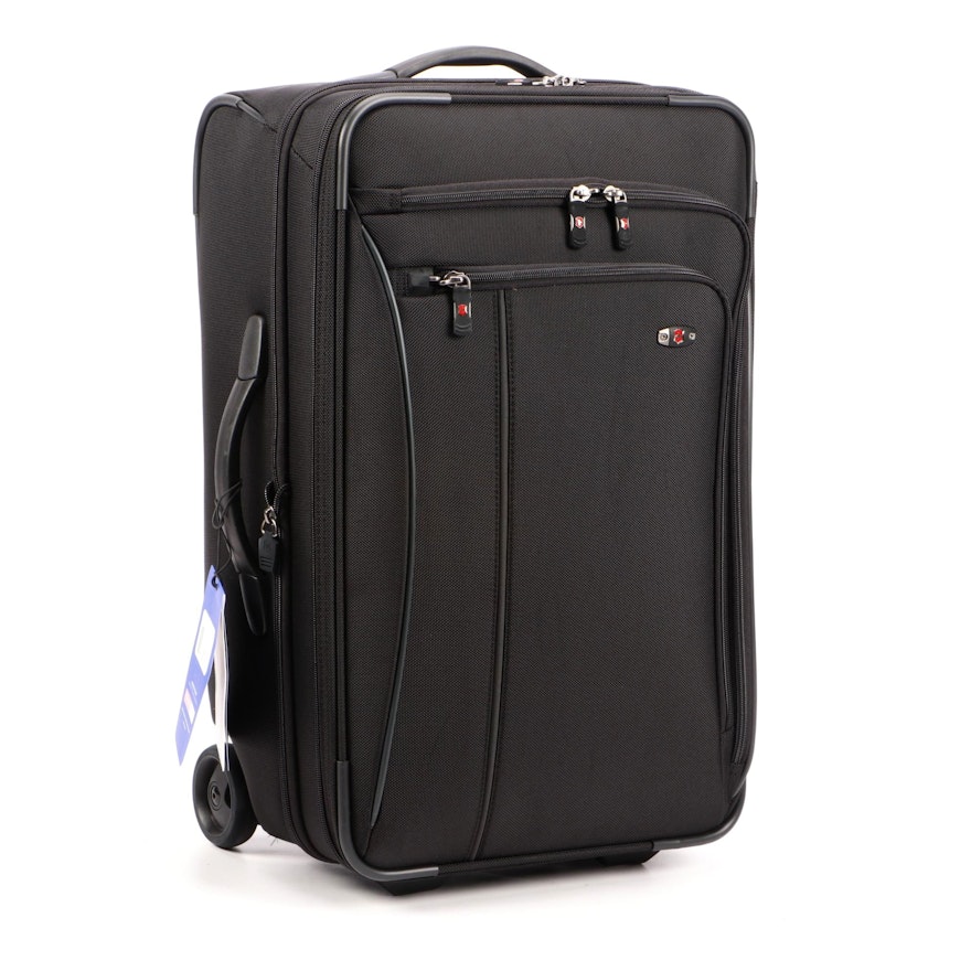 Victorinox Werks Traveler 3.0 Suitcase in Black