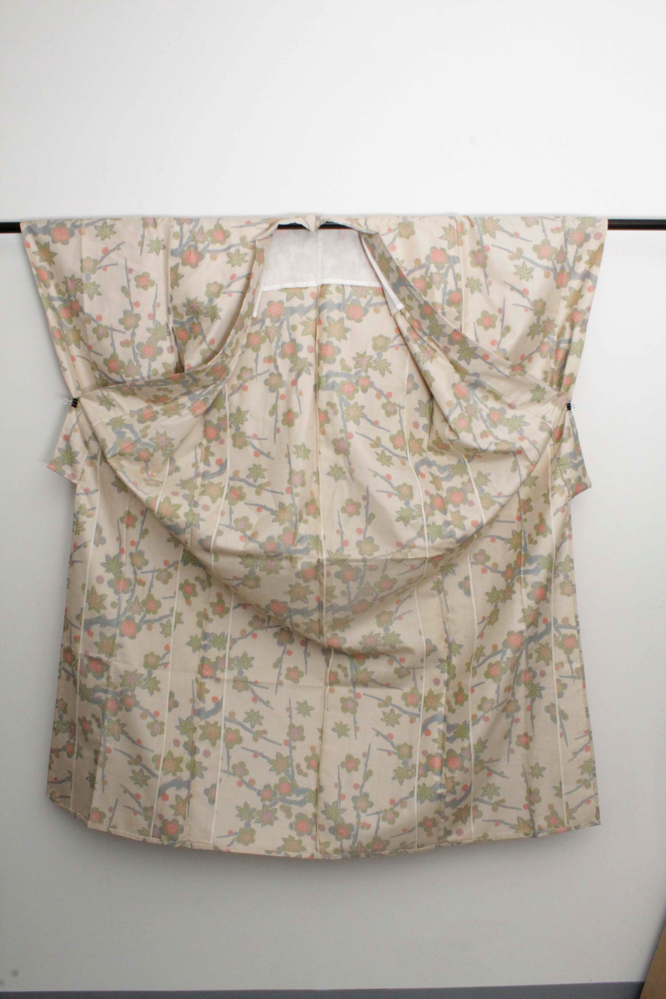 Circa 1950 Vintage Handwoven Oshima Silk Kimono