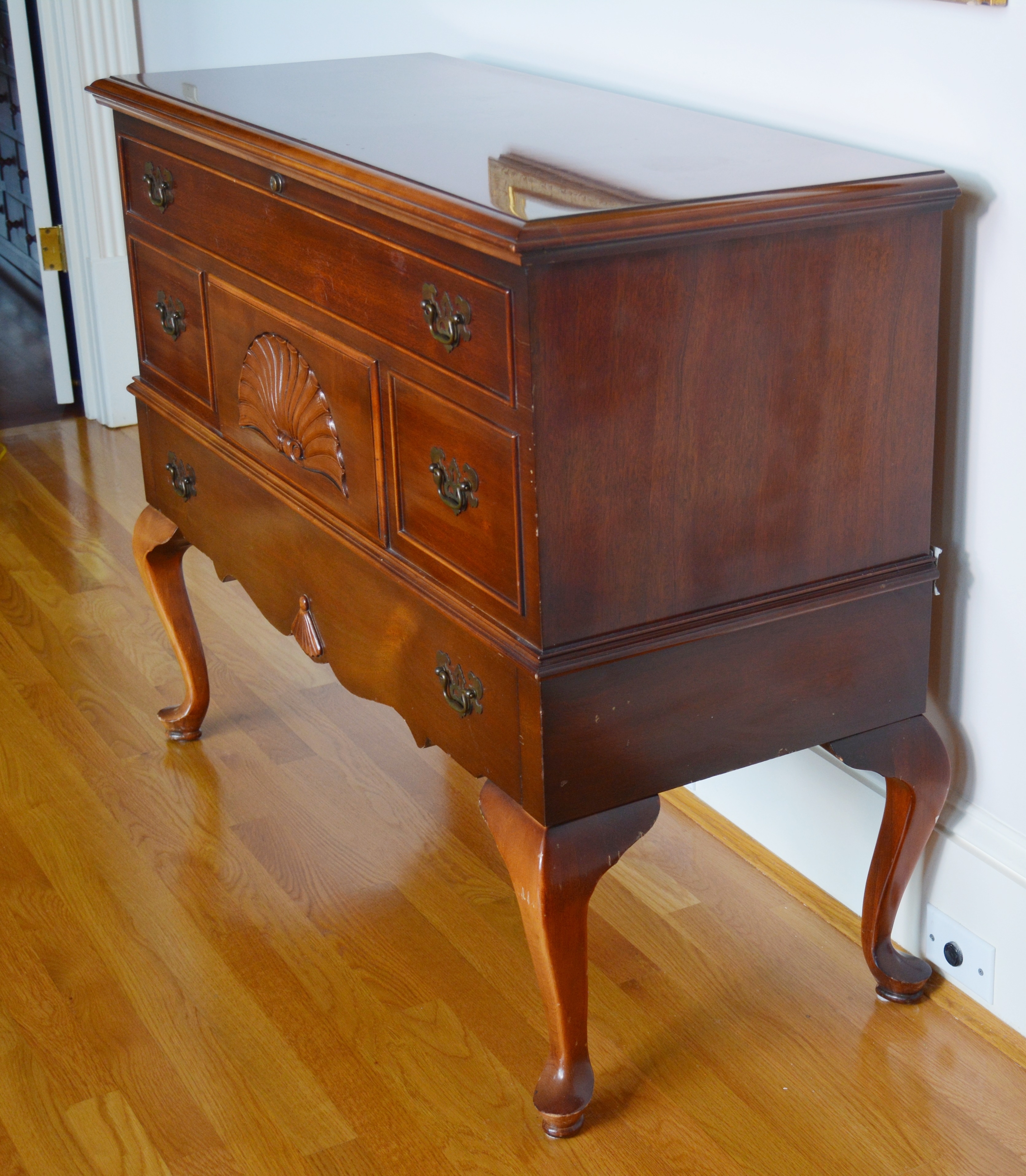 Queen Anne Style Cedar Blanket Chest by Lane Furniture, 21st Century