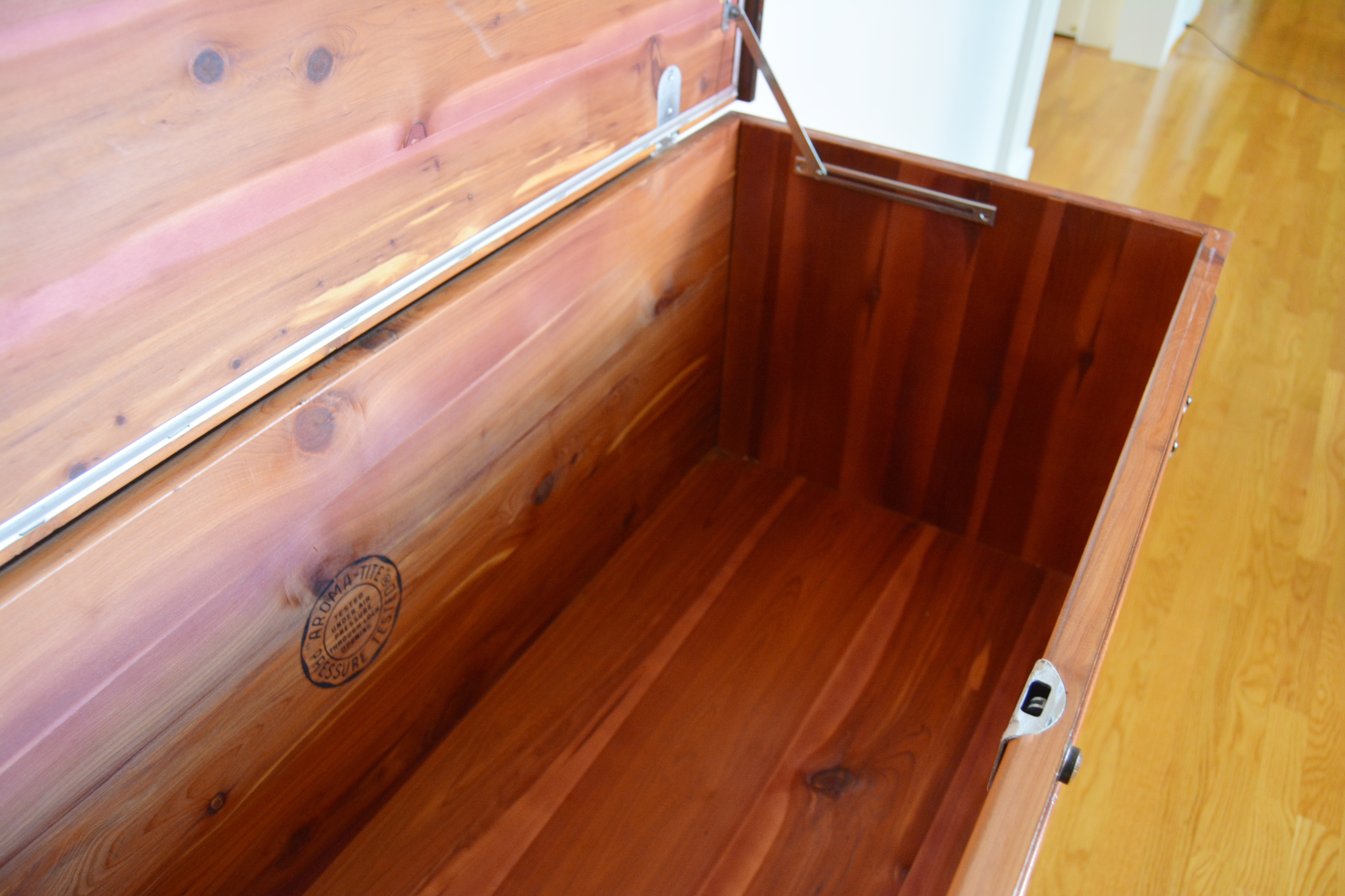 Queen Anne Style Cedar Blanket Chest by Lane Furniture, 21st Century