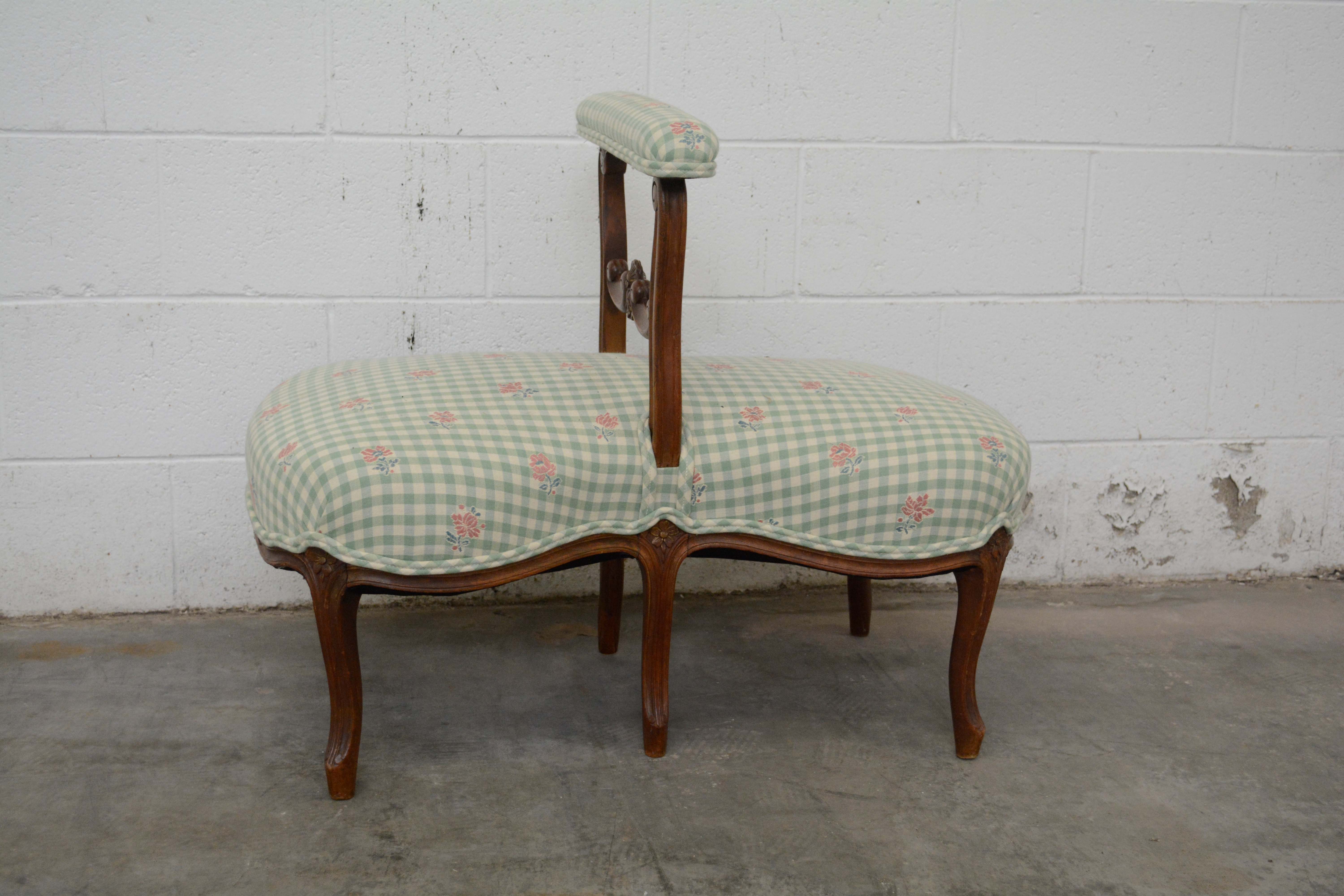 French Provincial Style Beechwood Chaise L'Amour, 20th Century