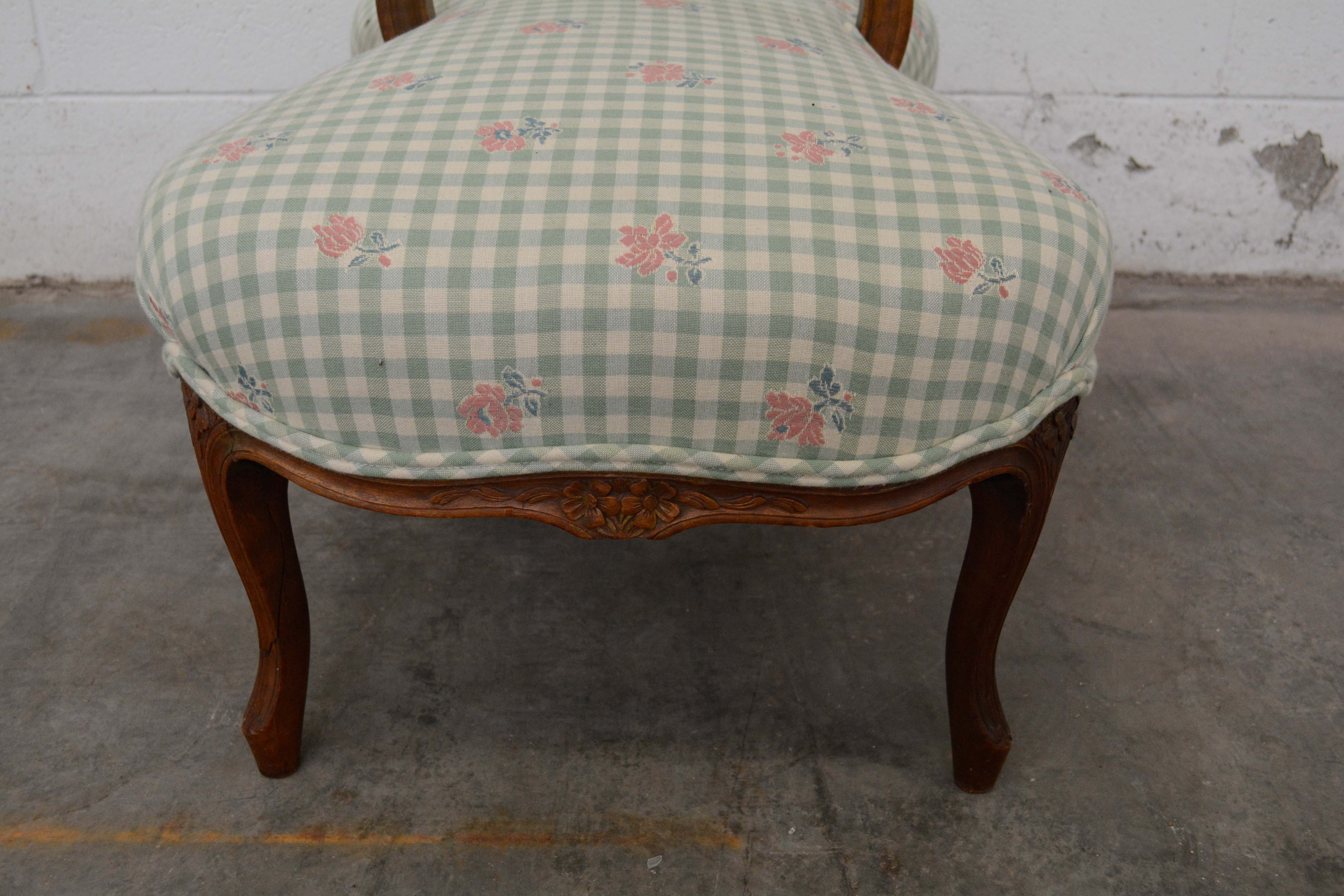 French Provincial Style Beechwood Chaise L'Amour, 20th Century