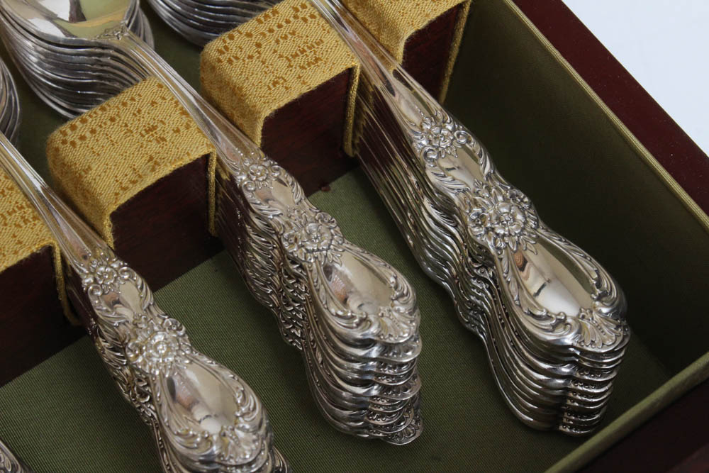 1847 Rogers Bros "Heritage" Silver Plate Flatware Set