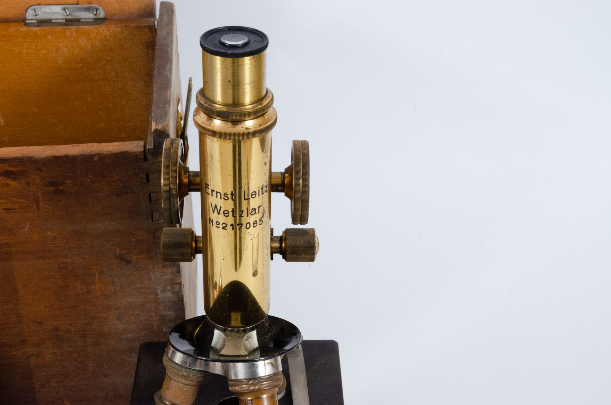 1922 Ernst Leitz Wetzlar Brass Microscope with Original Case and Accessories