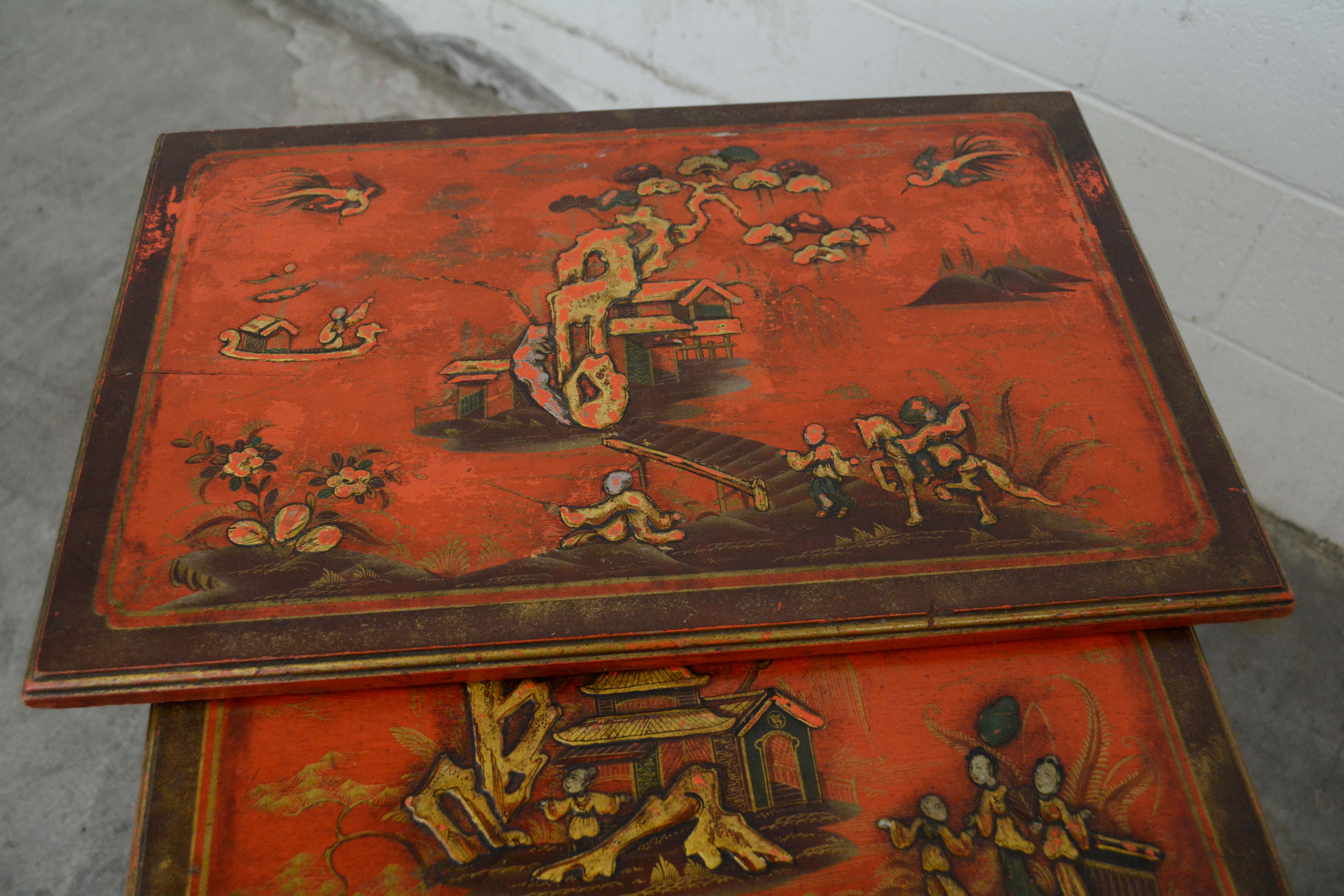 Set of Three Chinese Export Red Lacquer and Graduated Side Tables, 20th Century