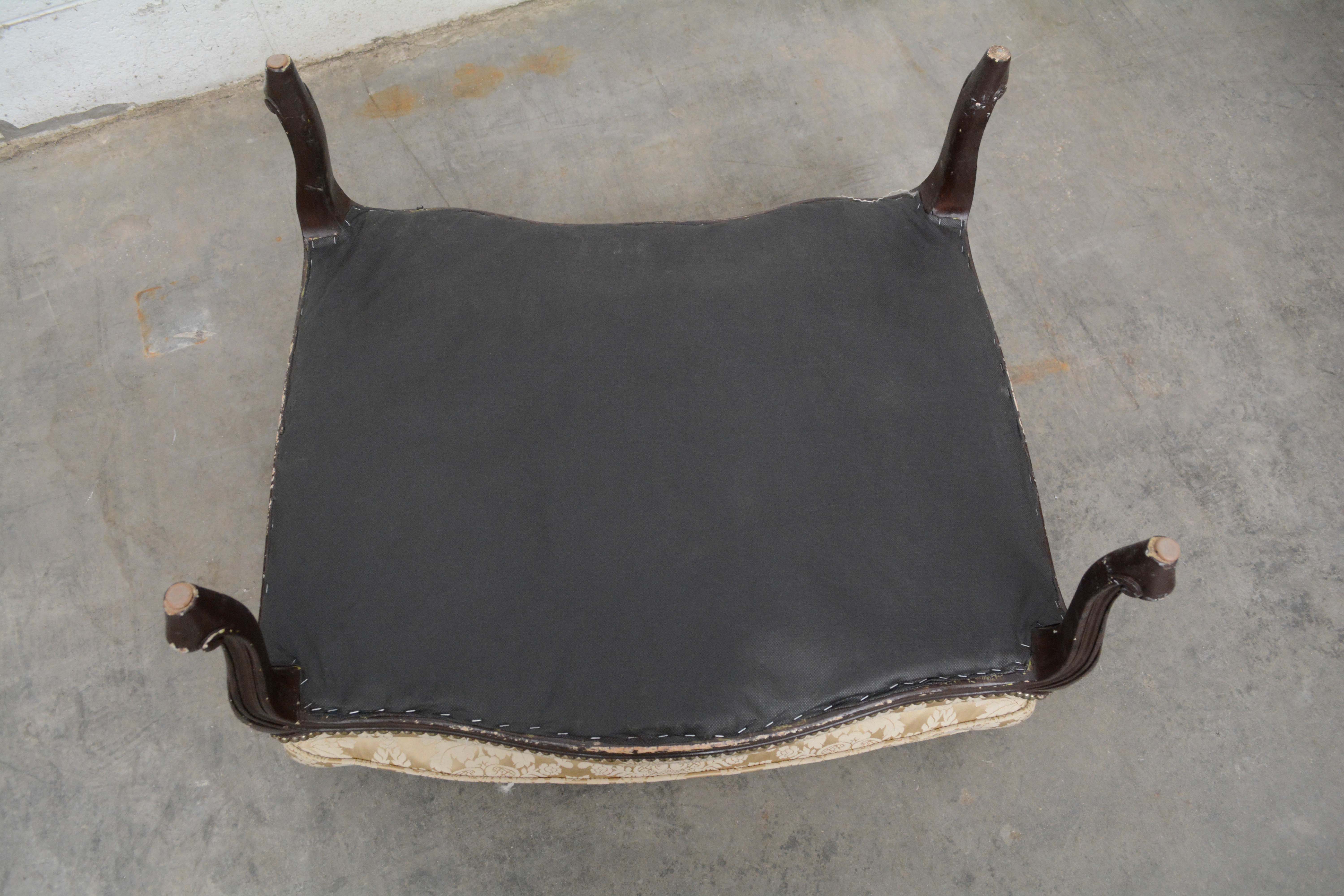 Pair of Louis XV Style Brown-Painted Marquis with Ottomans, Early 20th Century