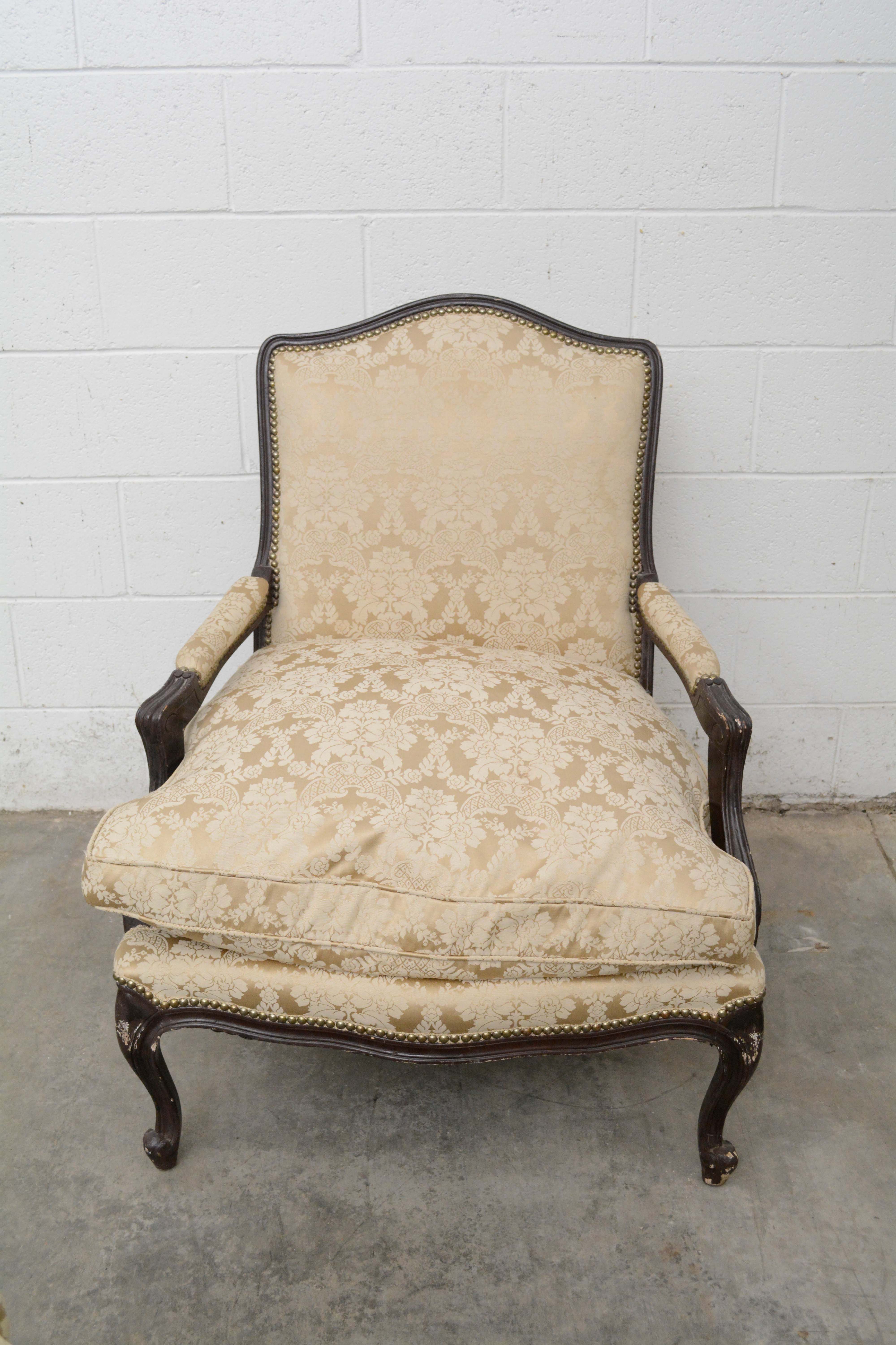 Pair of Louis XV Style Brown-Painted Marquis with Ottomans, Early 20th Century