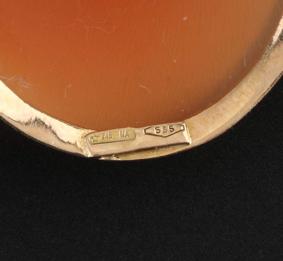 1930s 14K Yellow Gold Carved Shell Cameo Converter Brooch