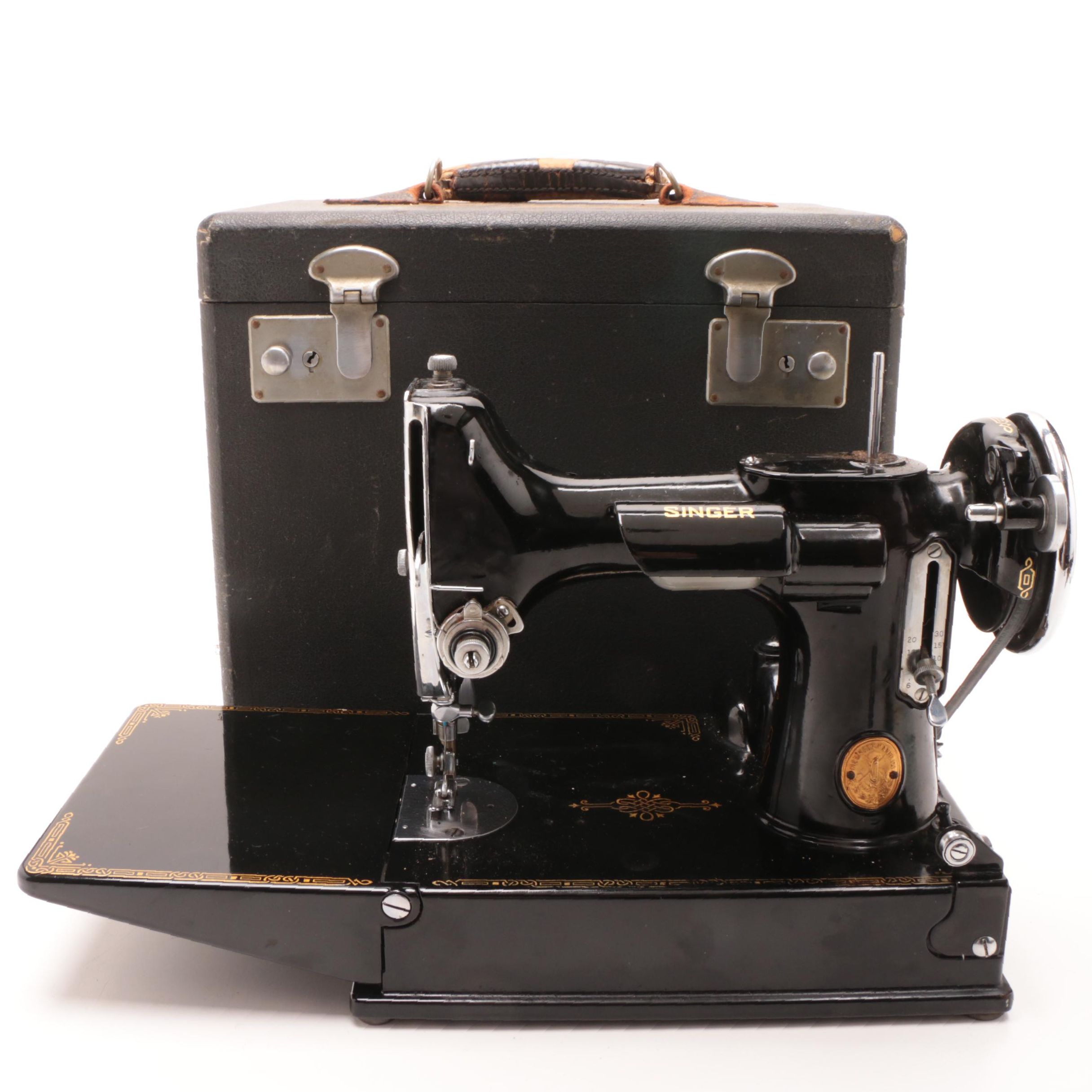 Portable Singer Sewing Machine with Carrying Case