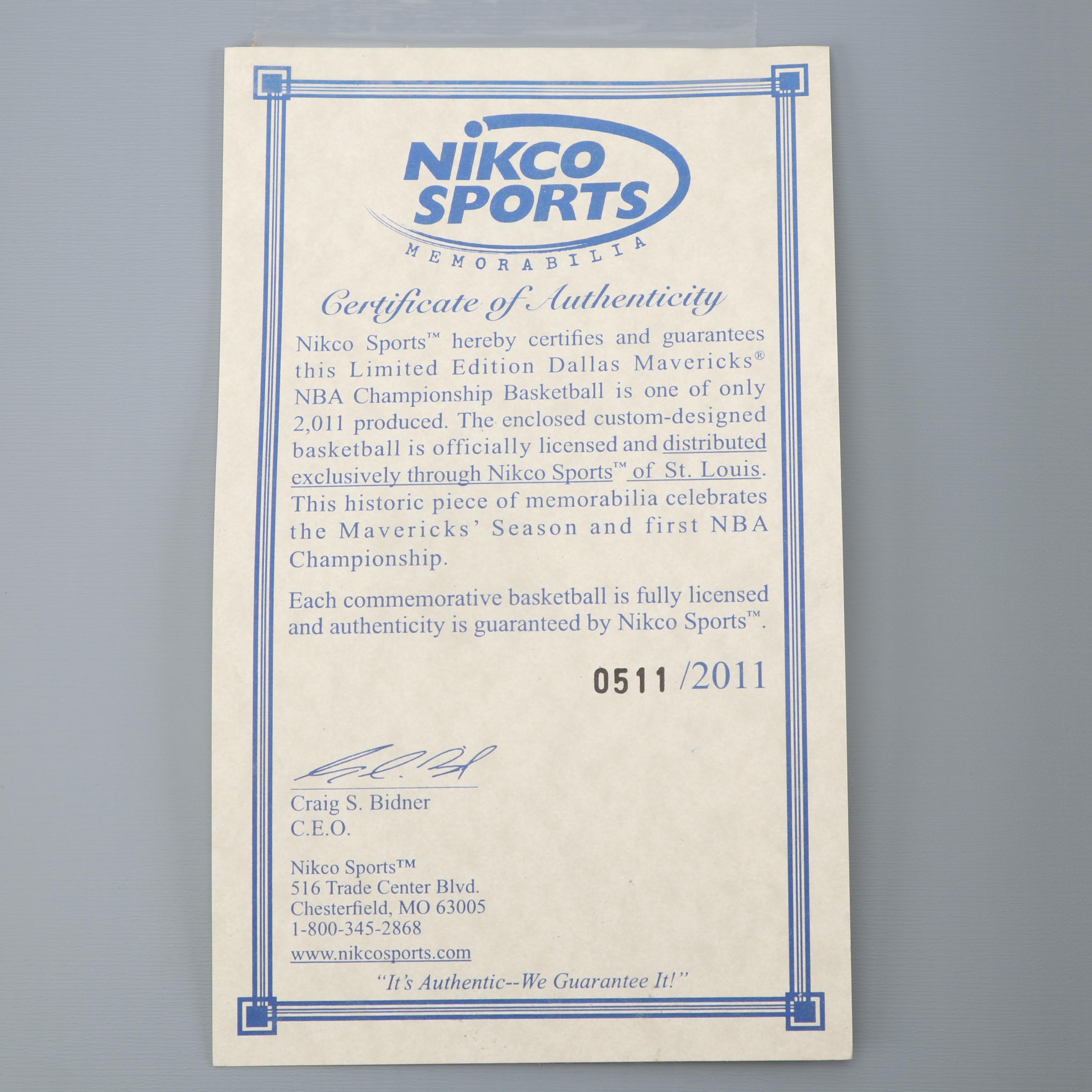 Dallas Mavericks 2011 NBA Championship Commemorative Basketball in Case