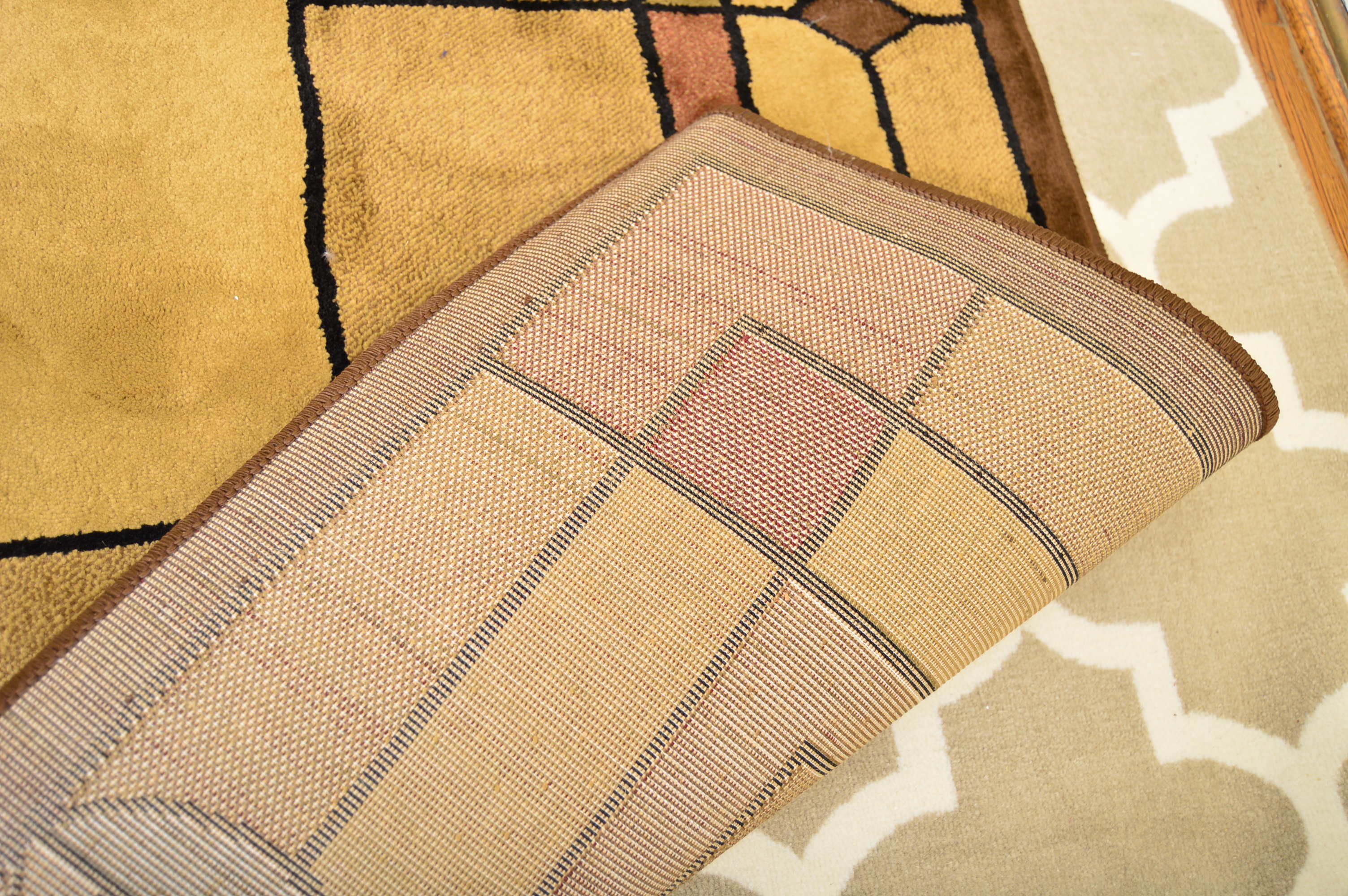 Machine Woven Mohawk Home "Leaf Point" Arts and Crafts Style Rug