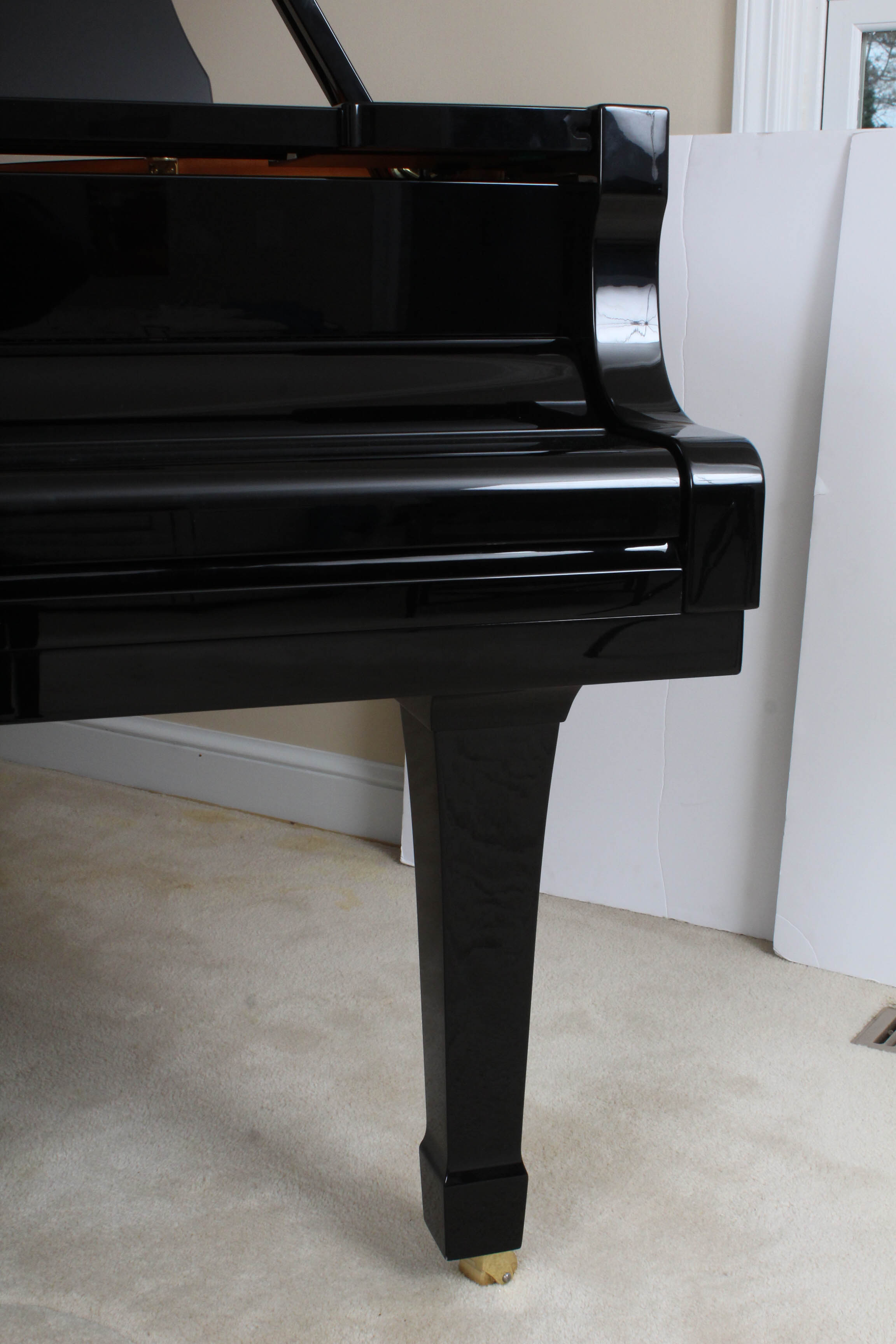 Yamaha Disklavier C2 Baby Grand Piano in Polished Ebony with Bench