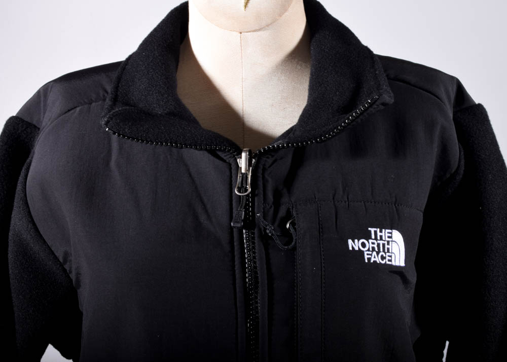 Women's The North Face Denali Polartec Classic 300 Black Zipper-Front Jacket
