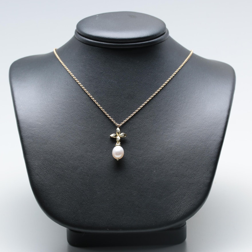 18K Yellow Gold Cultured Pearl and Diamond Necklace