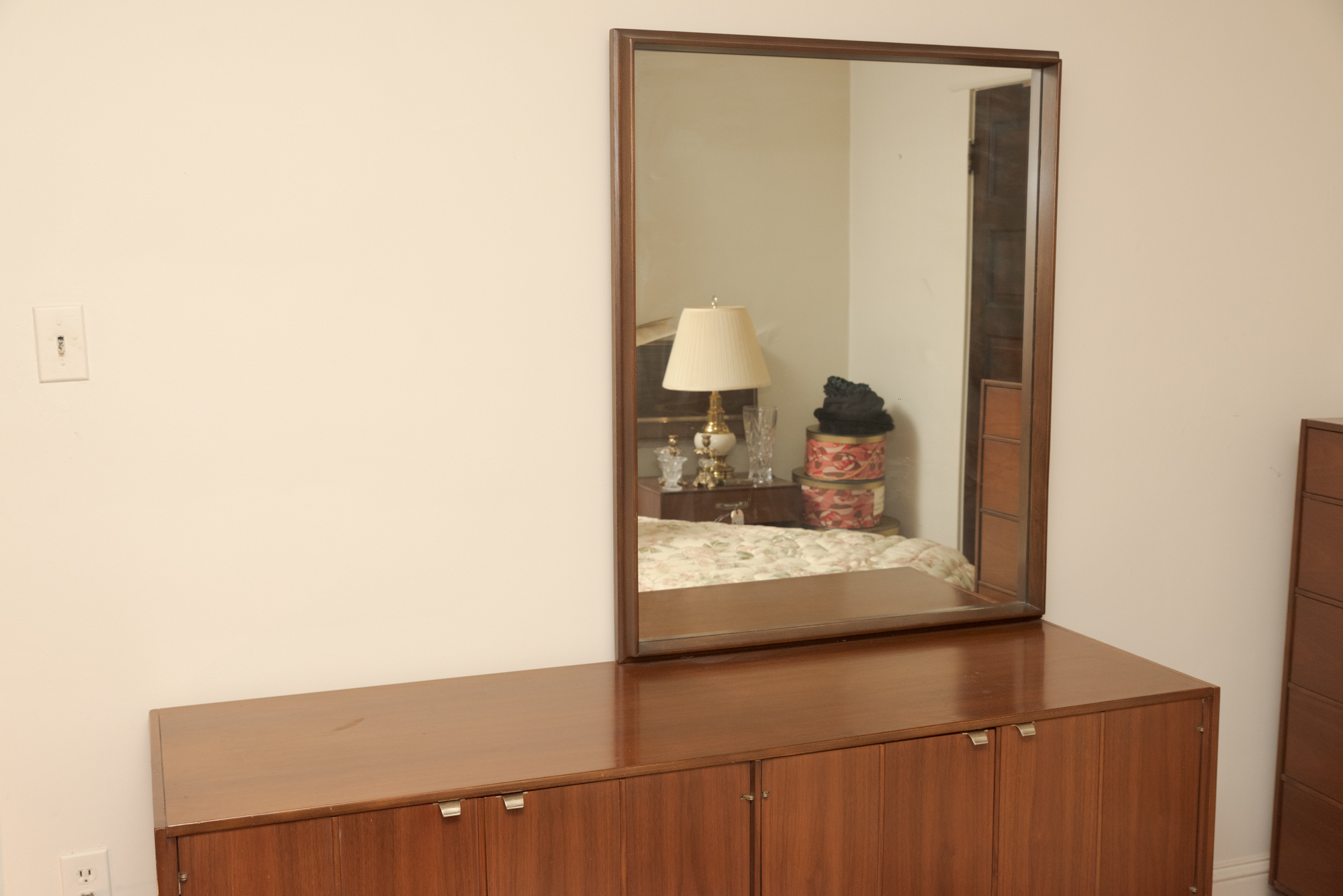 Mid Century Modern Walnut Dresser by Red Lion Table Company, Mid-20th Century