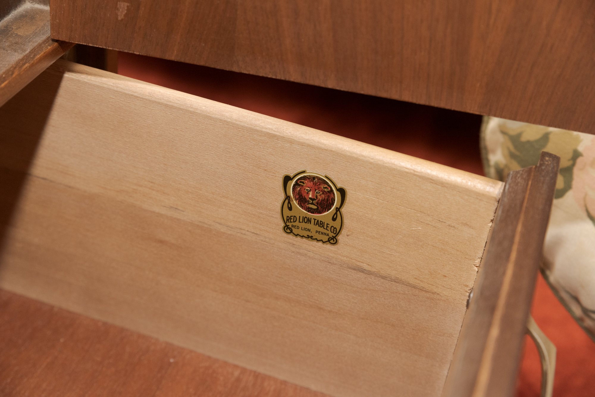 Mid Century Modern Walnut Dresser by Red Lion Table Company, Mid-20th Century