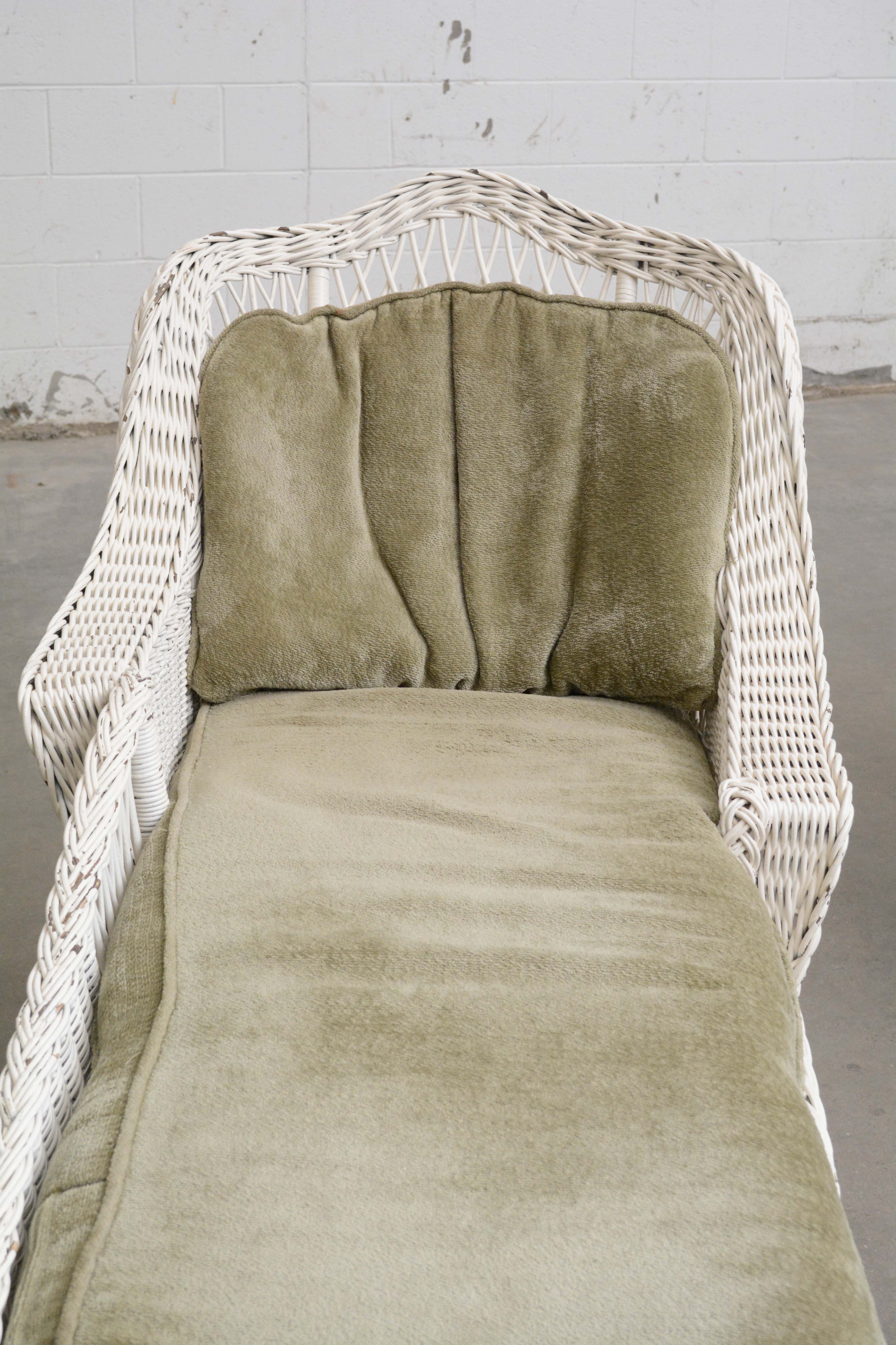 Wicker Chaise Lounge Chairs, 20th Century