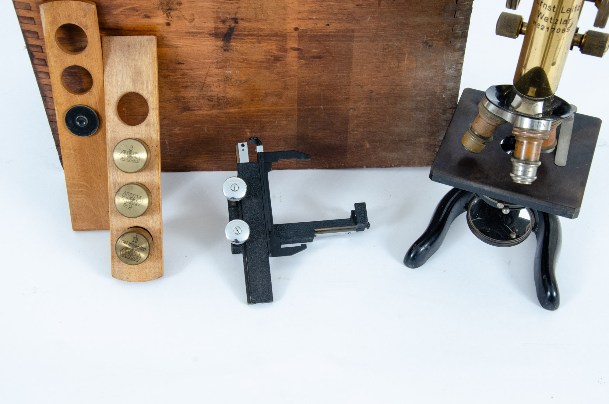 1922 Ernst Leitz Wetzlar Brass Microscope with Original Case and Accessories