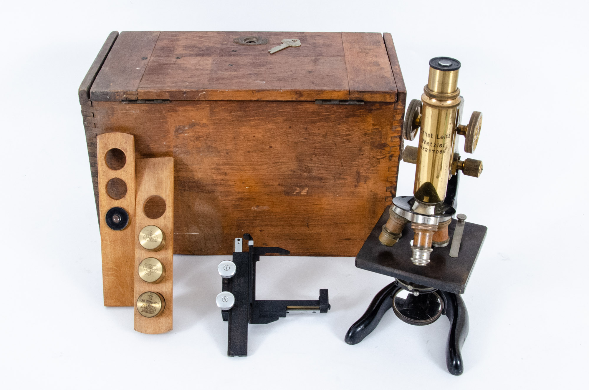 1922 Ernst Leitz Wetzlar Brass Microscope with Original Case and Accessories