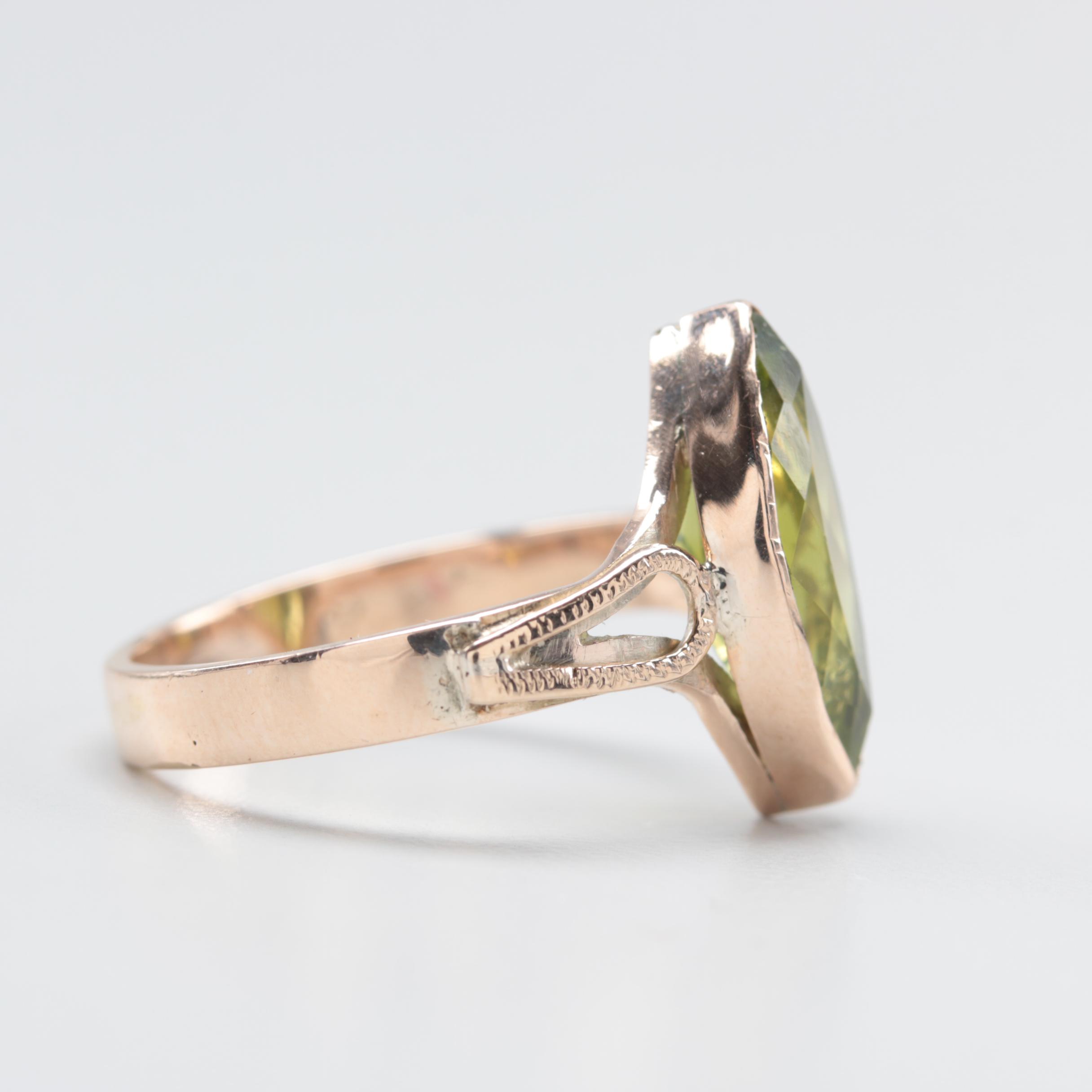10K Yellow Gold Peridot Ring