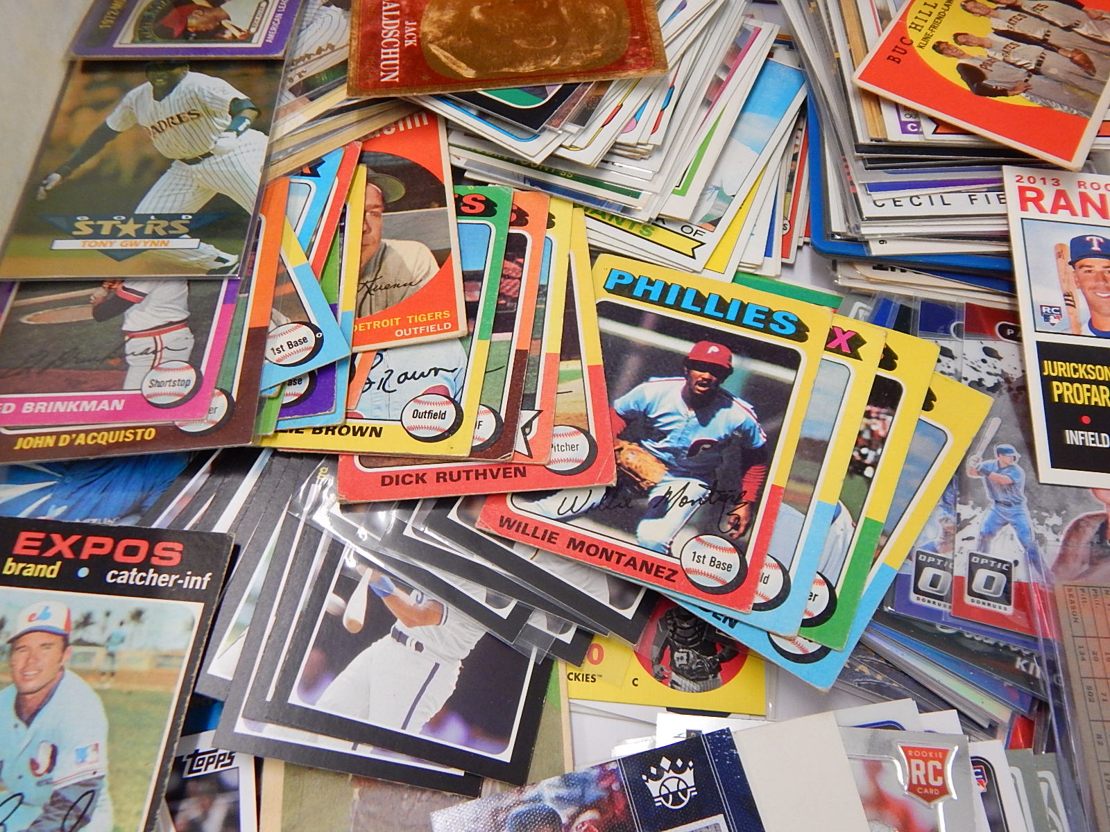 Large Baseball Card Collection with Full and Partial Sets