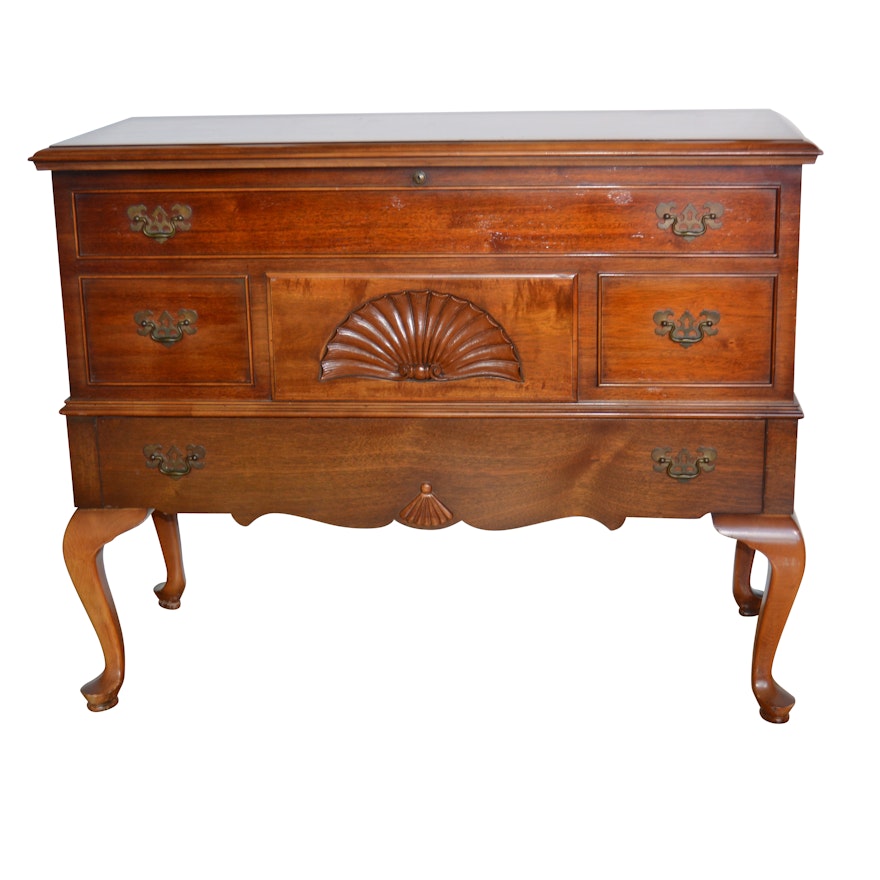 Queen Anne Style Cedar Blanket Chest by Lane Furniture, 21st Century