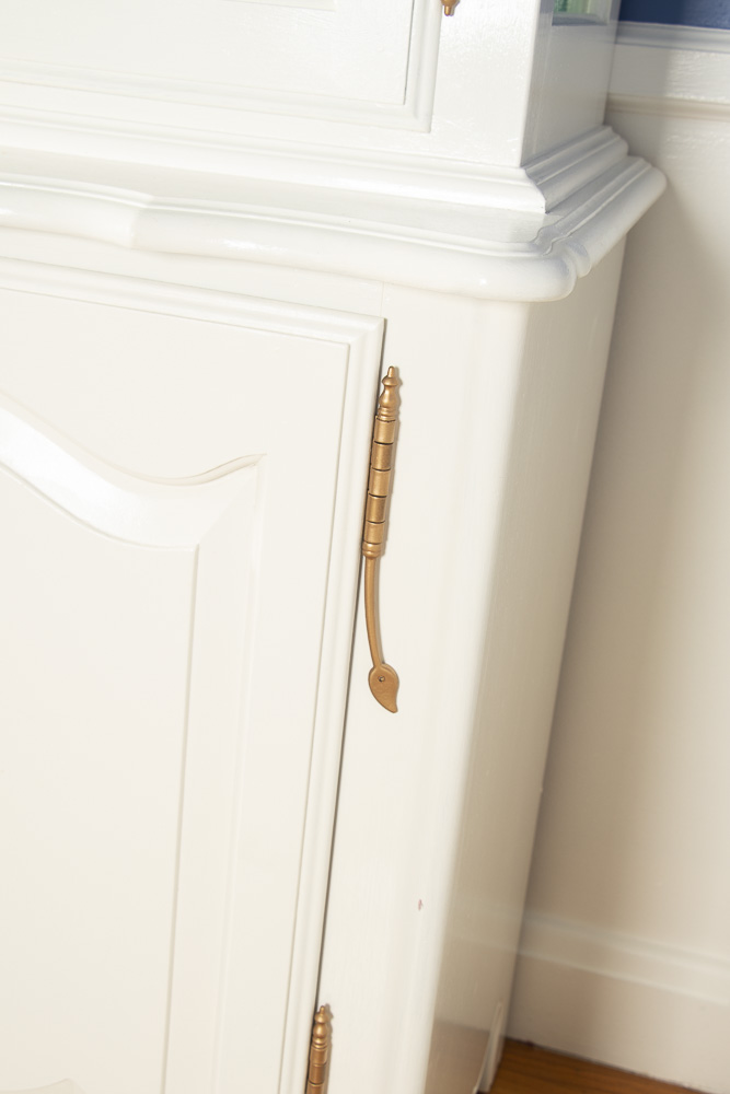 "Country French" Painted Wood China Cabinet by Ethan Allen, Late 20th Century