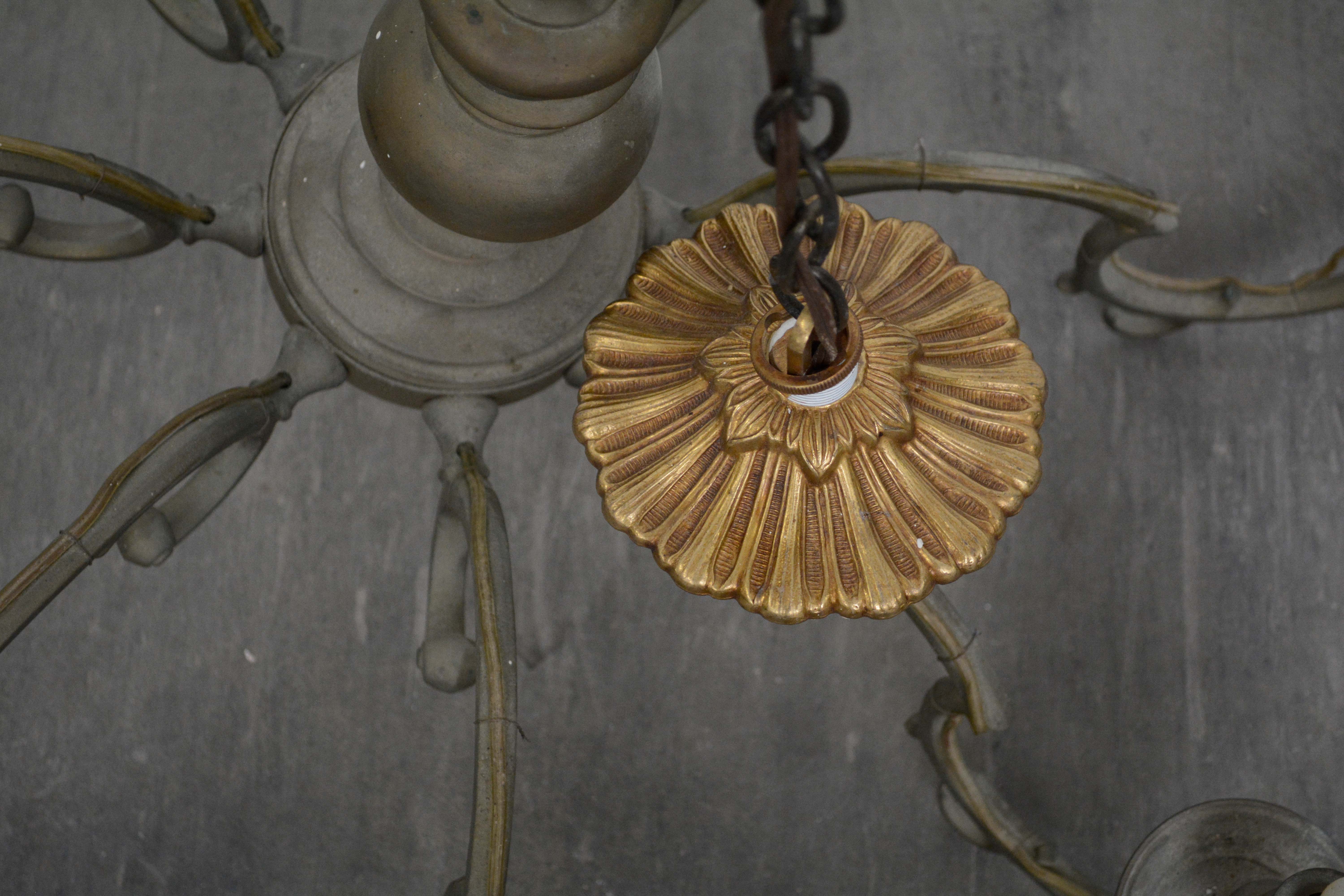 English Georgian Style Eight Arm Brass Chandelier, Early 20th Century