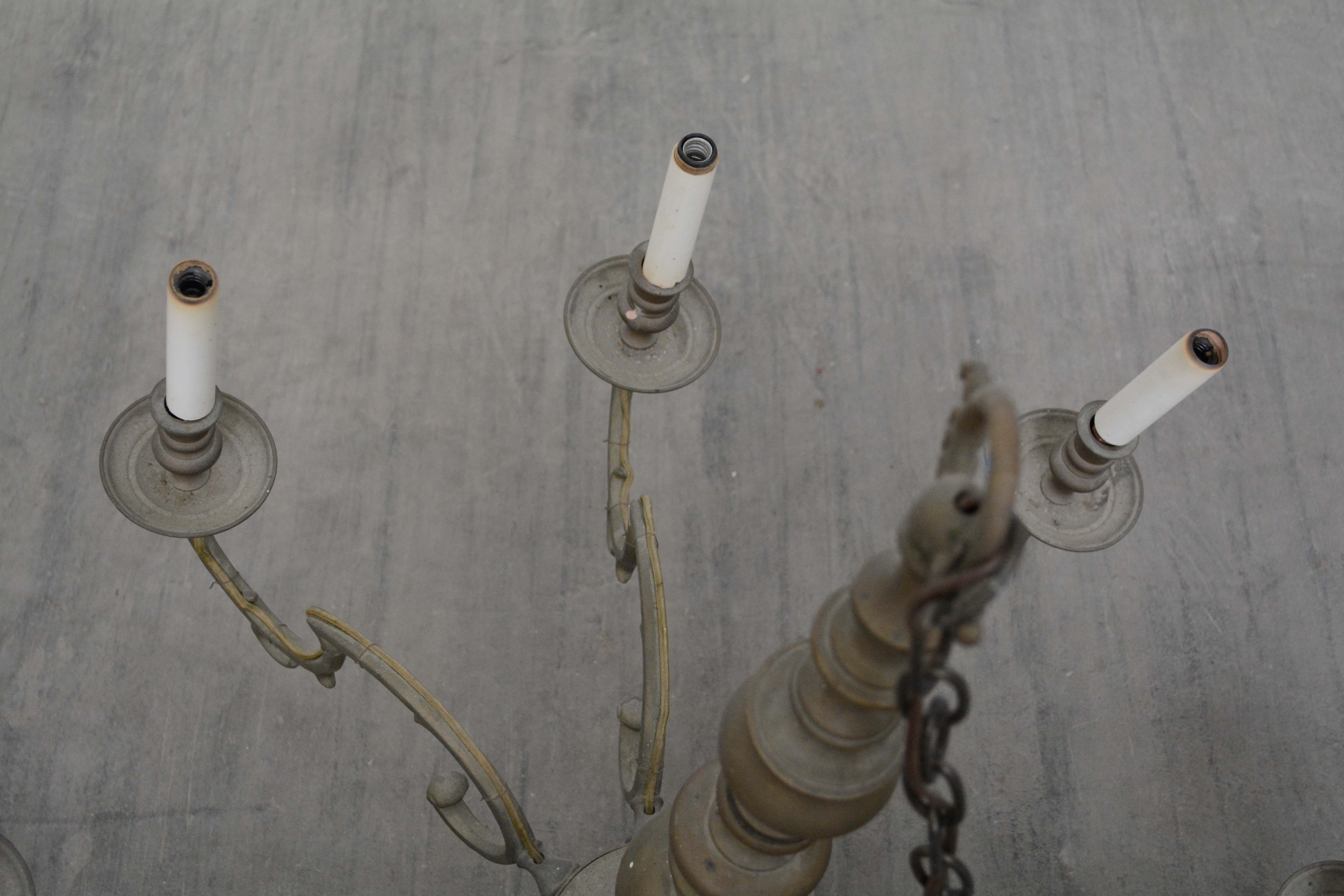 English Georgian Style Eight Arm Brass Chandelier, Early 20th Century