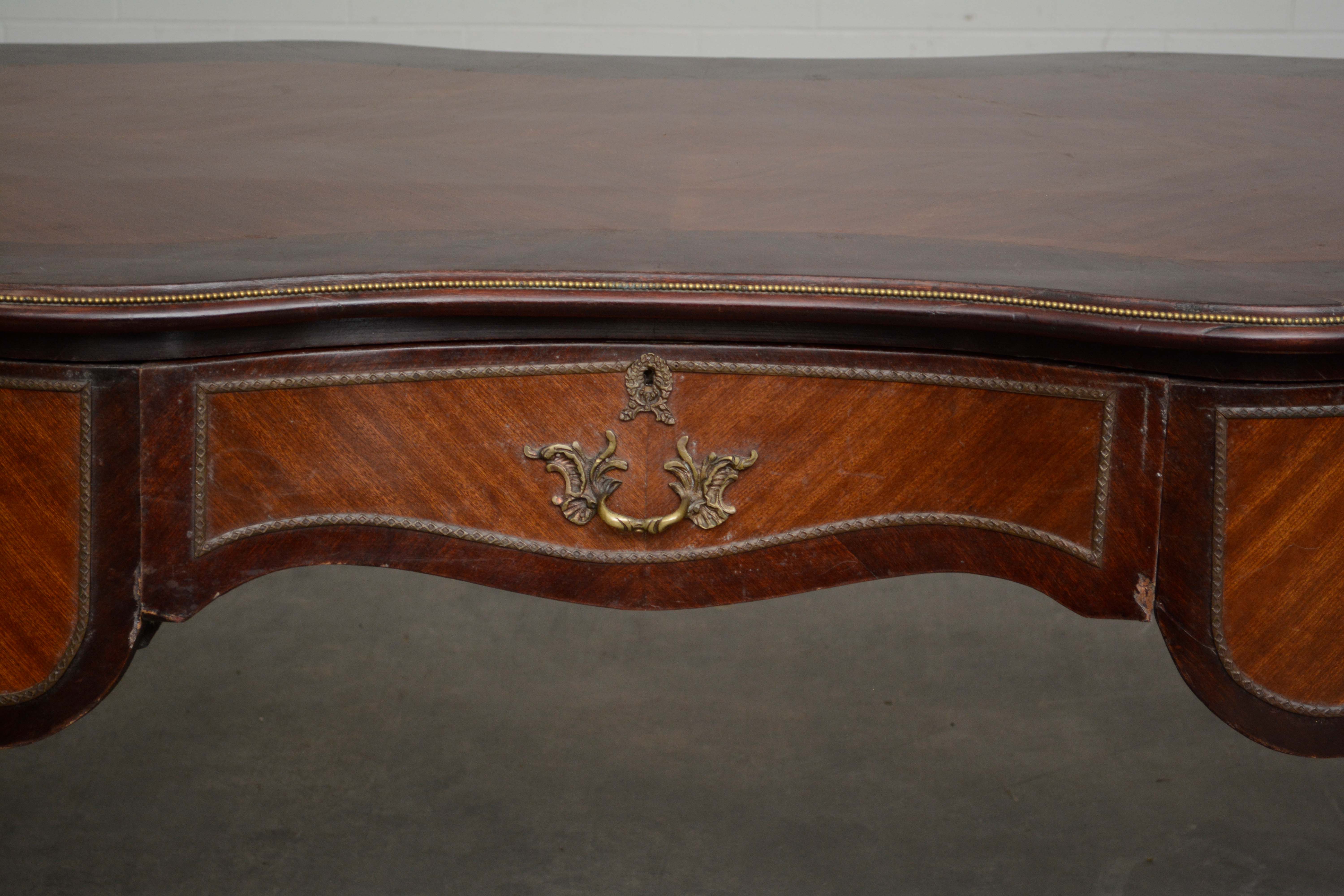 Louis XV Style Gilt-Metal Mounted Kingwood Bureau Plat, 20th Century