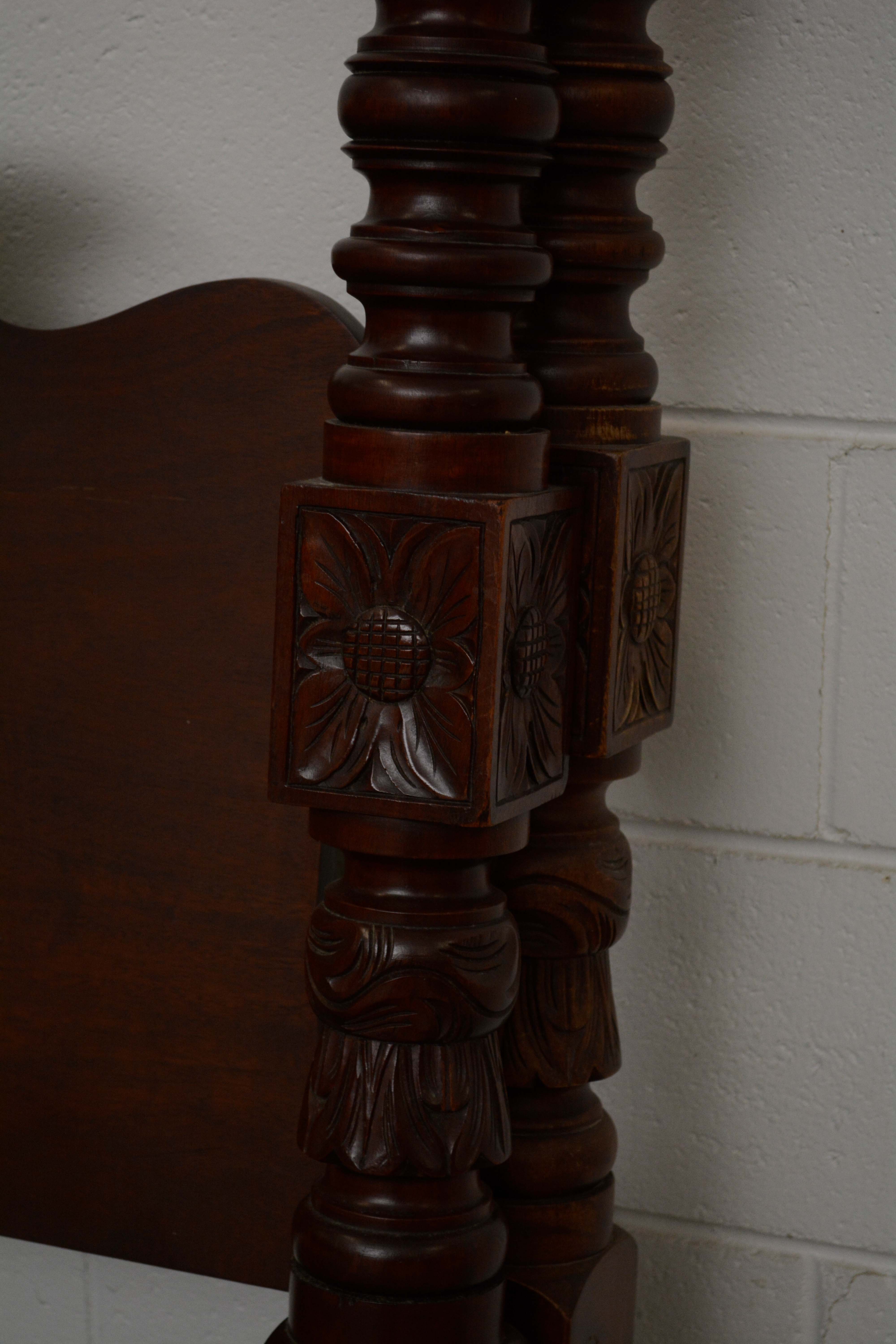 Federal Style Mahogany King Size Bed Frame, Early/Mid 20th Century