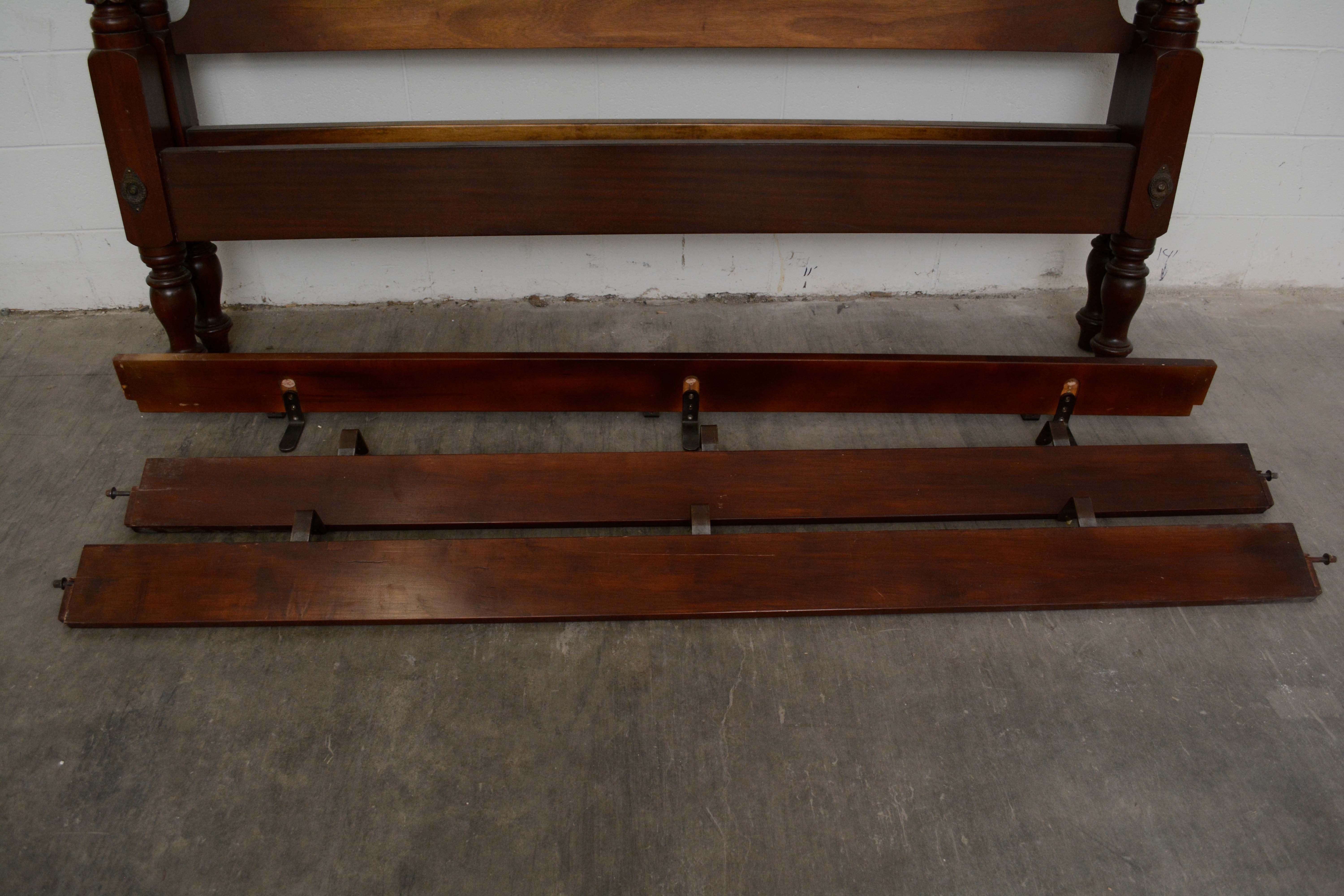 Federal Style Mahogany King Size Bed Frame, Early/Mid 20th Century