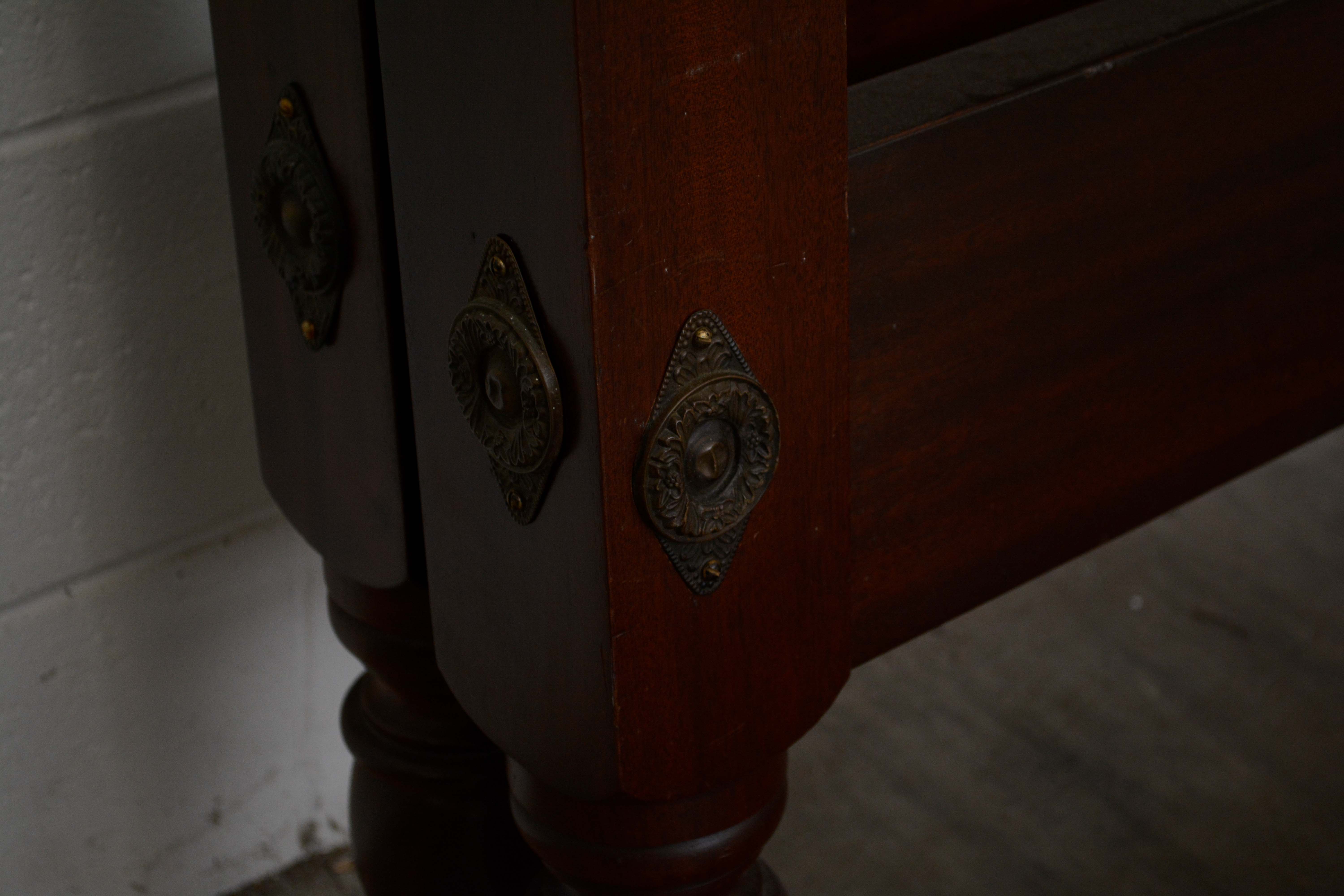 Federal Style Mahogany King Size Bed Frame, Early/Mid 20th Century