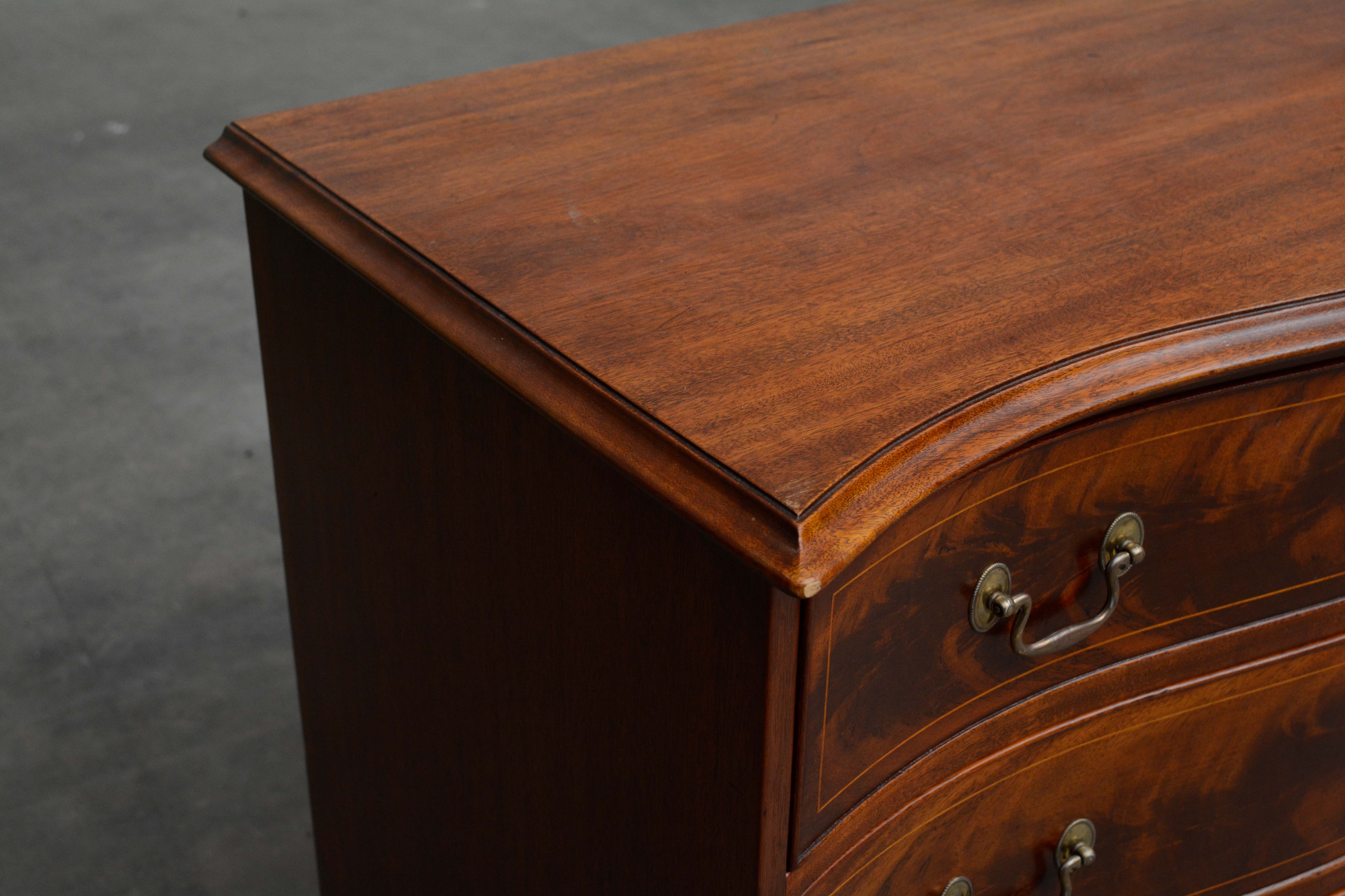 George III Style String-Inlaid Mahogany Serpentine Chest, 20th Century