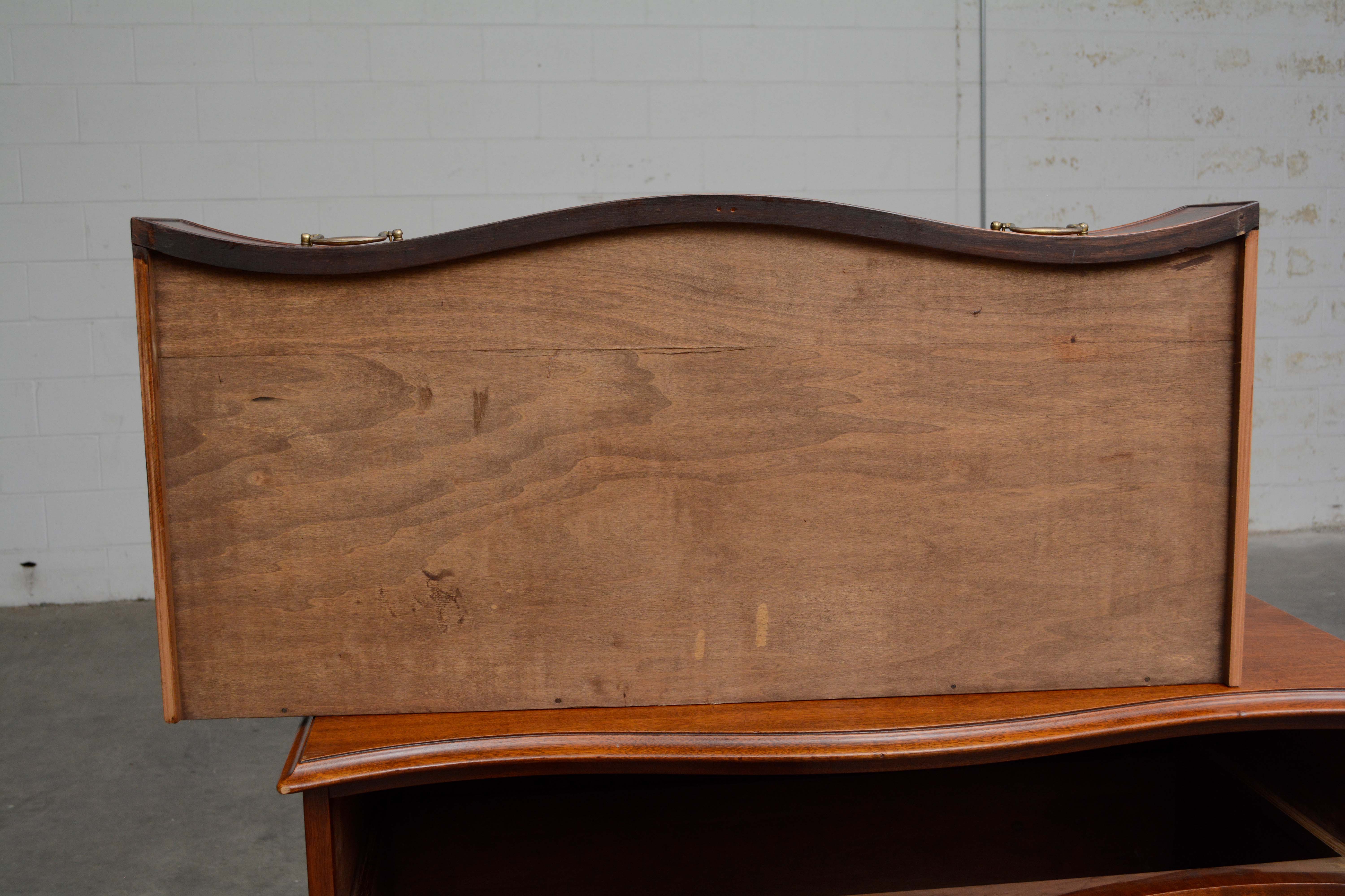 George III Style String-Inlaid Mahogany Serpentine Chest, 20th Century