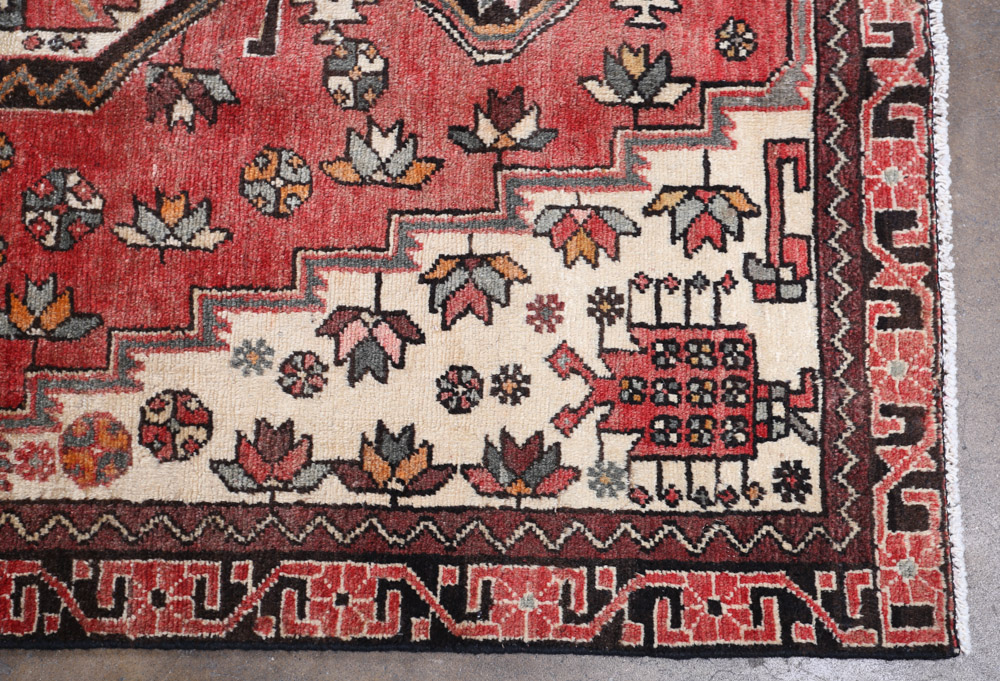 Hand-Knotted Persian Qashqai Wool Rug
